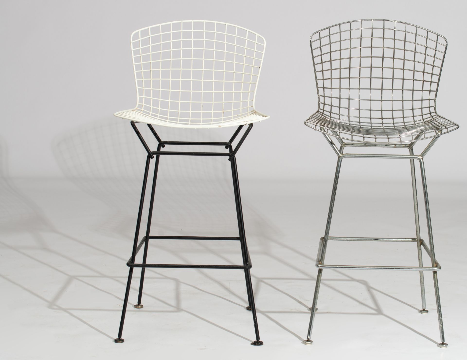Two Bertoia barstools, designed by Harry Bertoia for Knoll International, H 107 - 109 - W 54 cm - Image 3 of 13