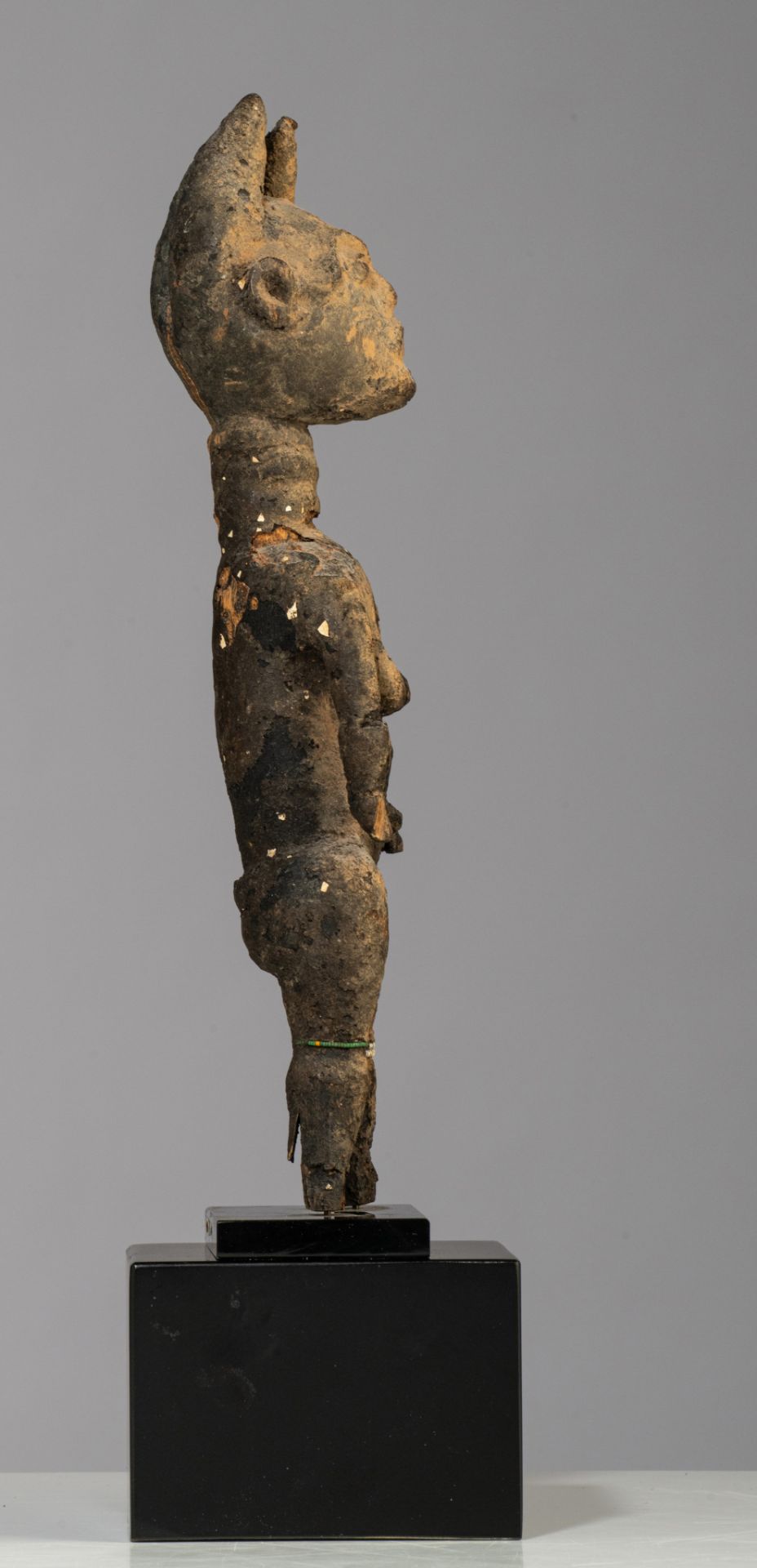 A carved and patinated wooden ritual figure, Abron (Ghana), 29,5 cm - Bild 7 aus 9