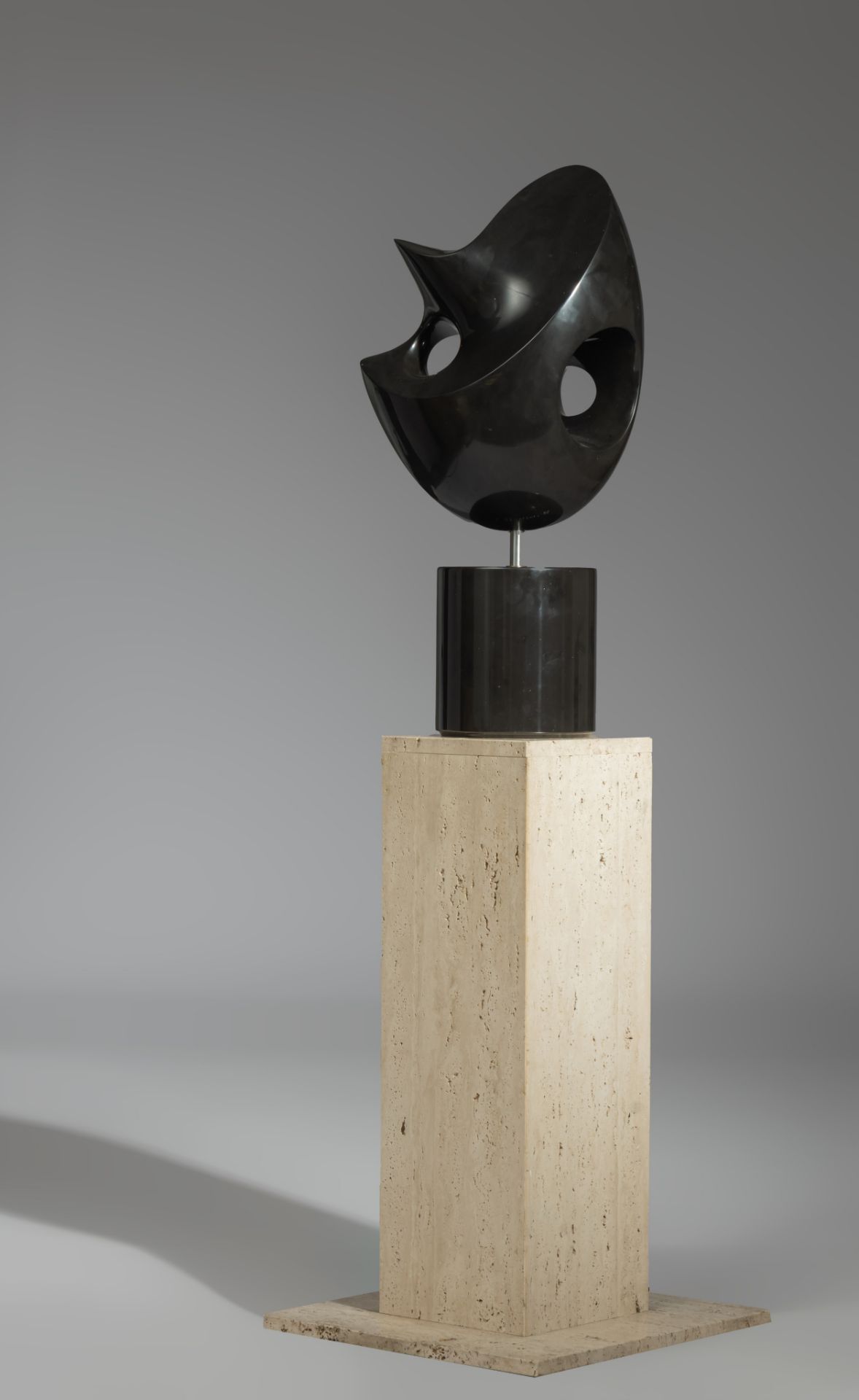 Jeanine Behaeghel (1940-1993), abstract sculpture, 1988, noir Belge marble on a travertine pedestal, - Image 11 of 18