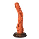 A Chinese red coral figure of a beauty, late Qing, H 19,5 cm - Weight 403 g (coral only)