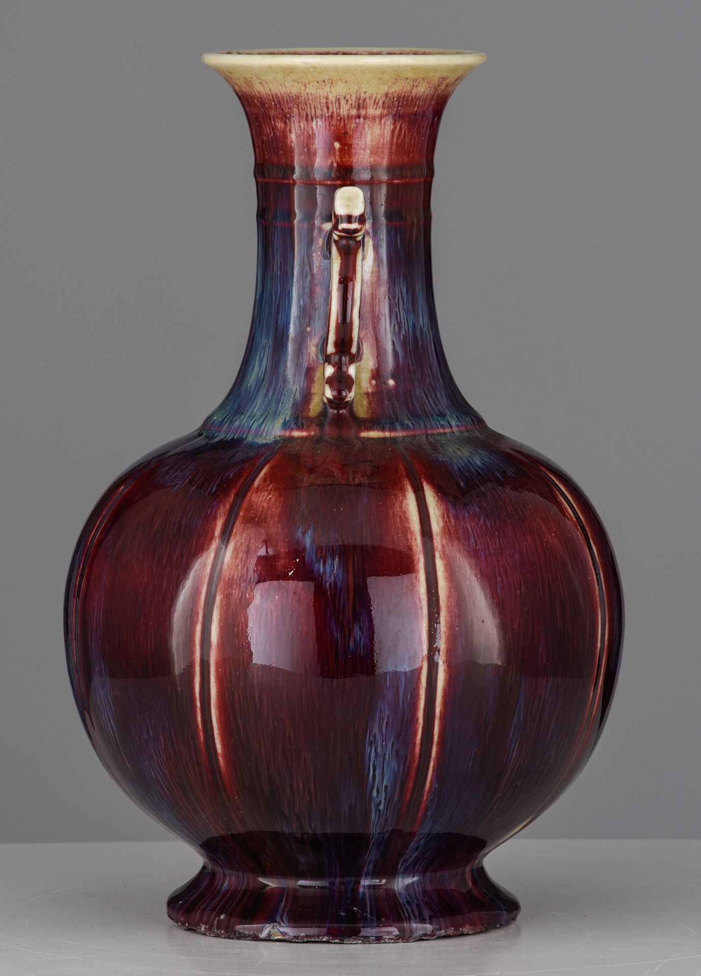 A Chinese flambe-glazed bottle vase, paired with archaistic dragon handles, H 35 cm - Image 5 of 7