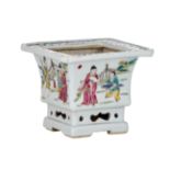 A Chinese famille rose 'Figural' miniature quadrangular planter, Yongzheng period, H 8 cm