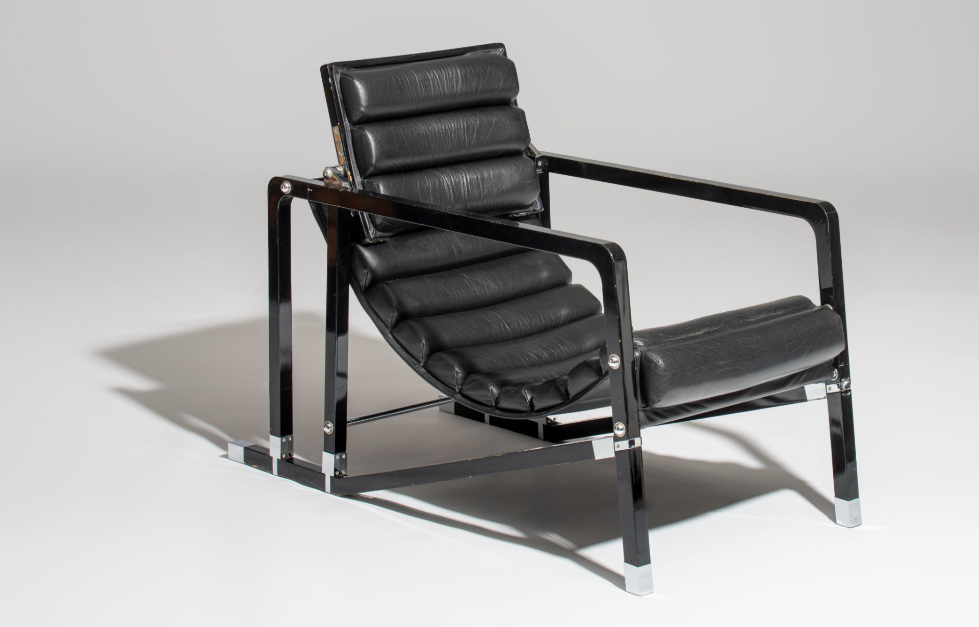 A Transat chair by Eileen Gray for Ecart, France, 1926, H 75 - W 55 - D 108 cm - Image 2 of 10