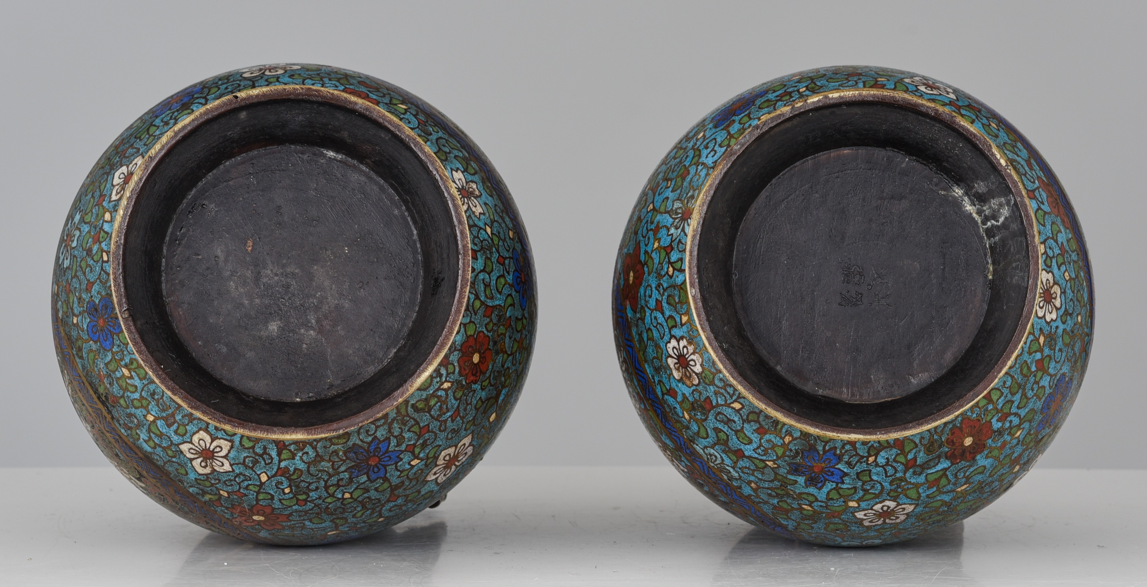 A pair of Japanese champleve bronze vases, 19thC/20thC, H 36 cm - Image 7 of 7