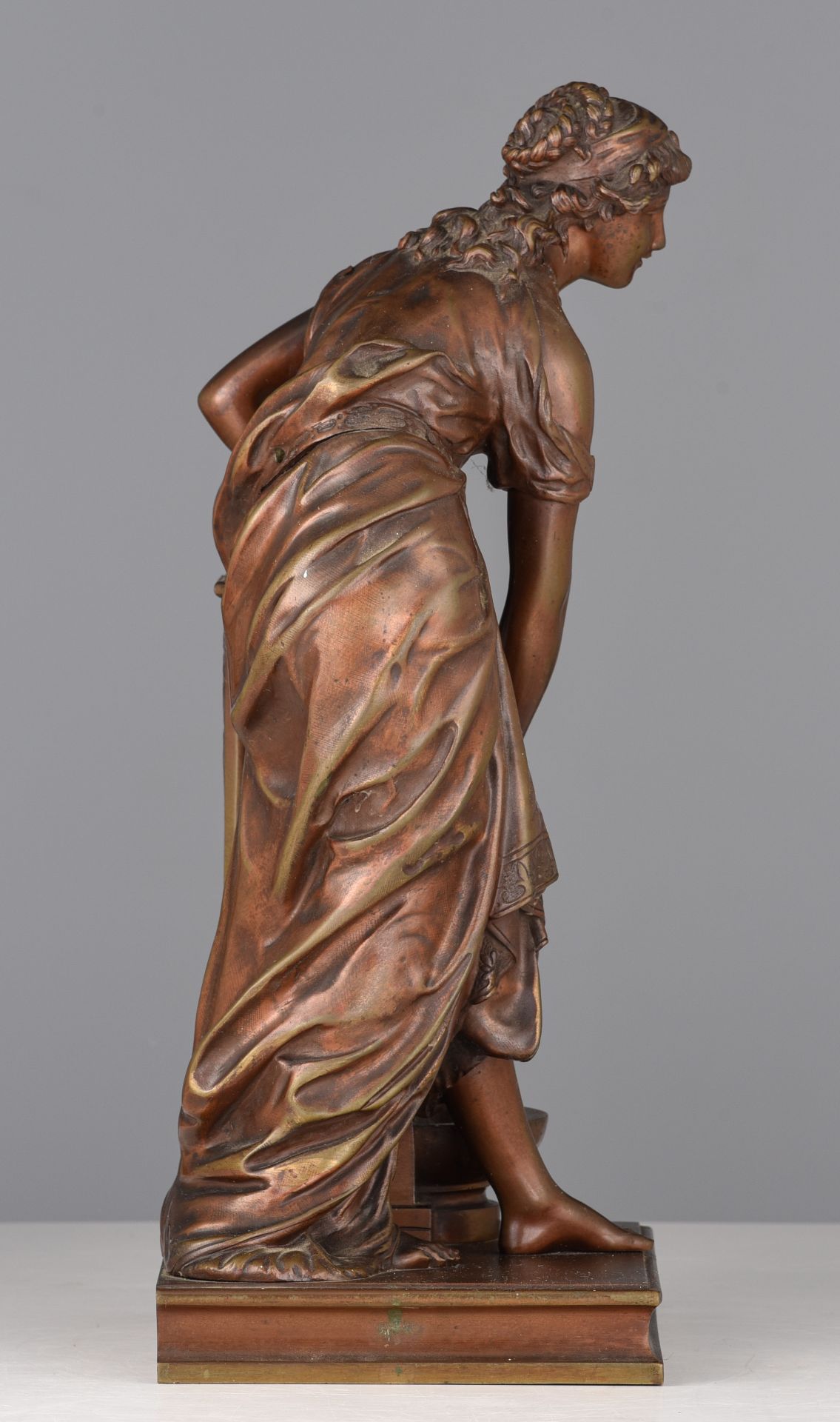 Adrien Etienne Gaudez (1845-1902),A beauty near the well, patinated bronze, H 39 cm - Image 5 of 8