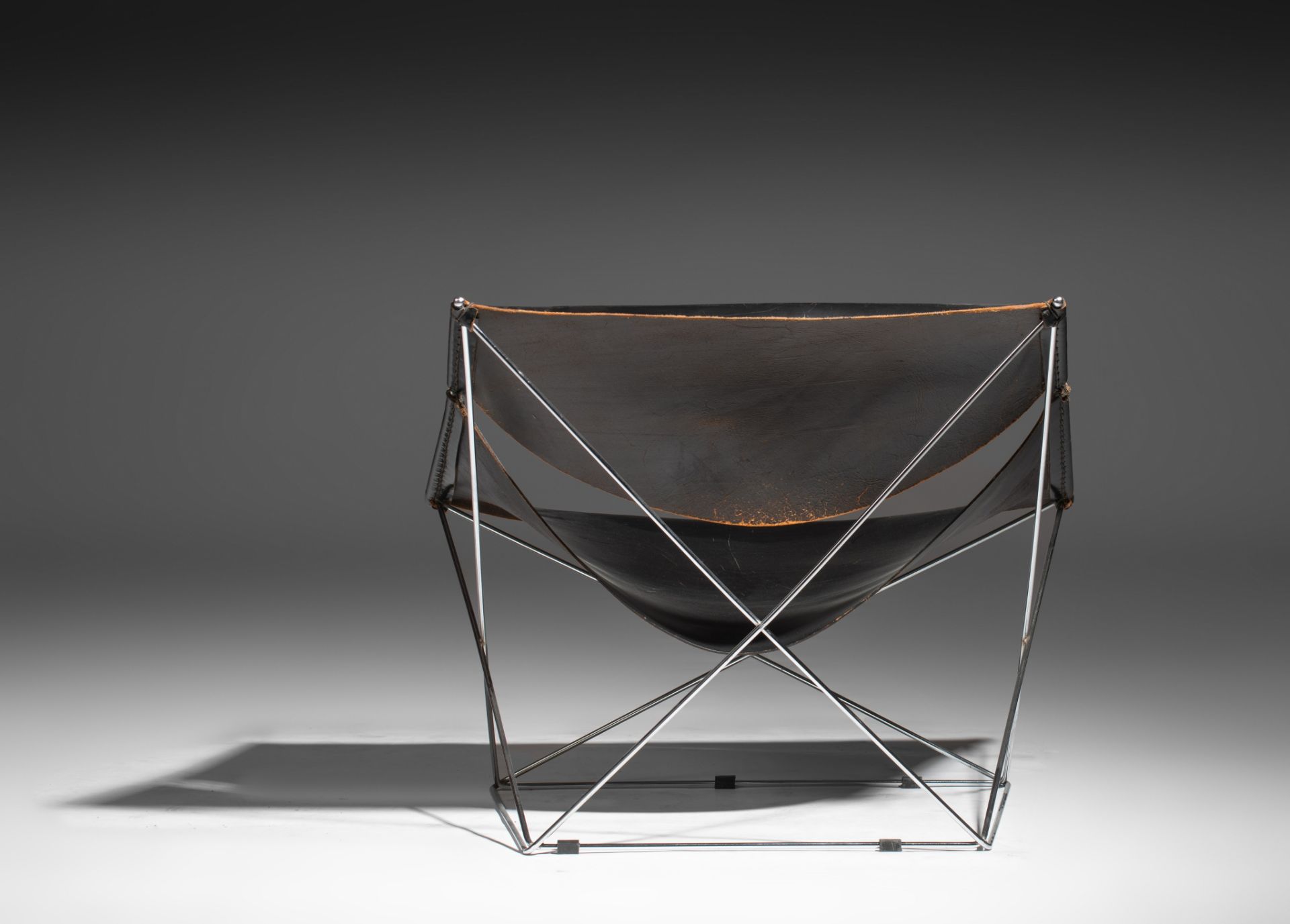 A F675 'butterfly' chair by Pierre Paulin for Polak, 1963, H 65 - W 83 cm - Image 4 of 10