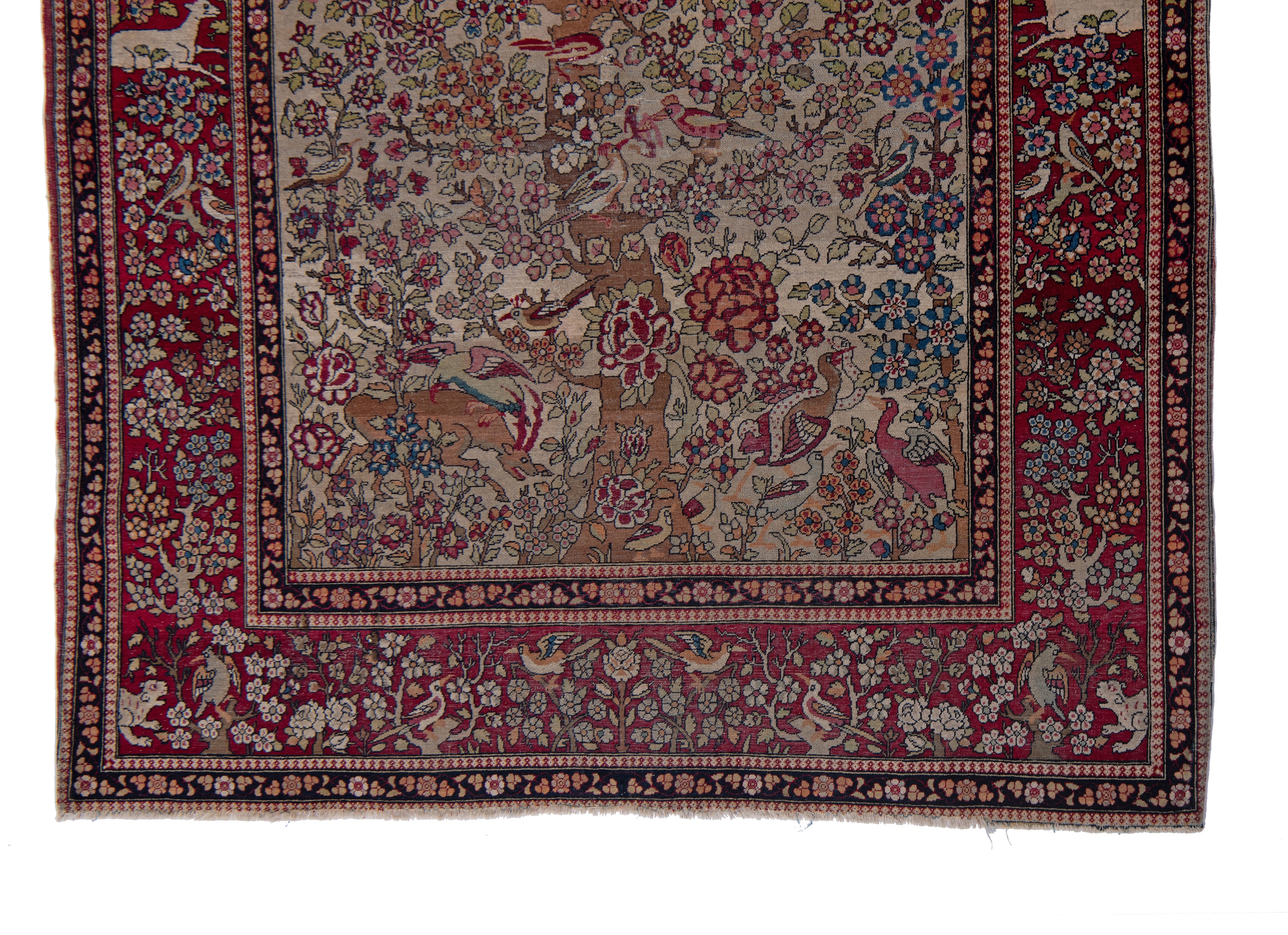 An antique Persian Ispahan rug, depicting the tree of life, 137 x 206 cm (+) - Image 7 of 7