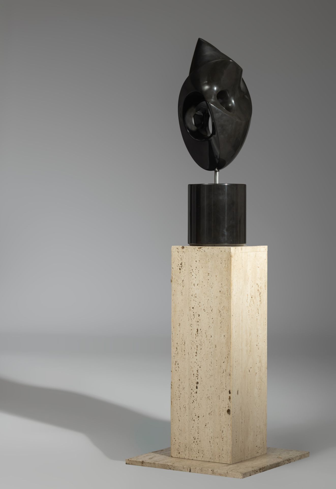 Jeanine Behaeghel (1940-1993), abstract sculpture, 1988, noir Belge marble on a travertine pedestal, - Image 9 of 18