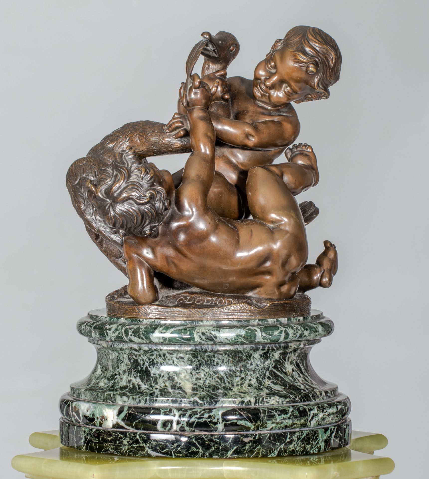 Clodion, putti playing with a swan, patinated bronze on a marble pedestal, H 145 cm (total height) - Image 8 of 18