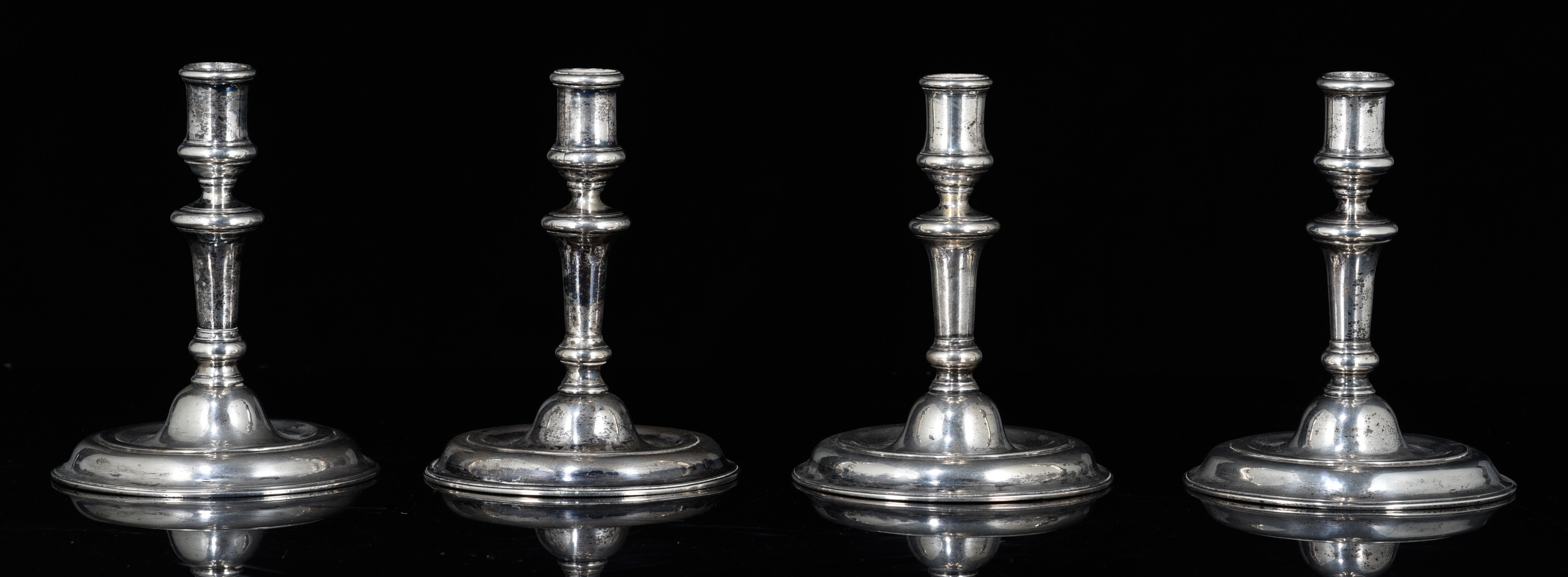 A set of four German silver candlesticks, hallmarked Dresden, mid 18thC, H 15,5 cm - total weight: 1 - Image 3 of 26