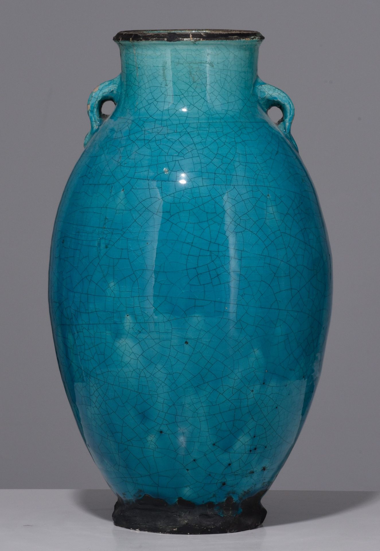 An Islamic turquoise glazed pottery vase, 15thC/16thC, H 37,5 cm - Image 2 of 7