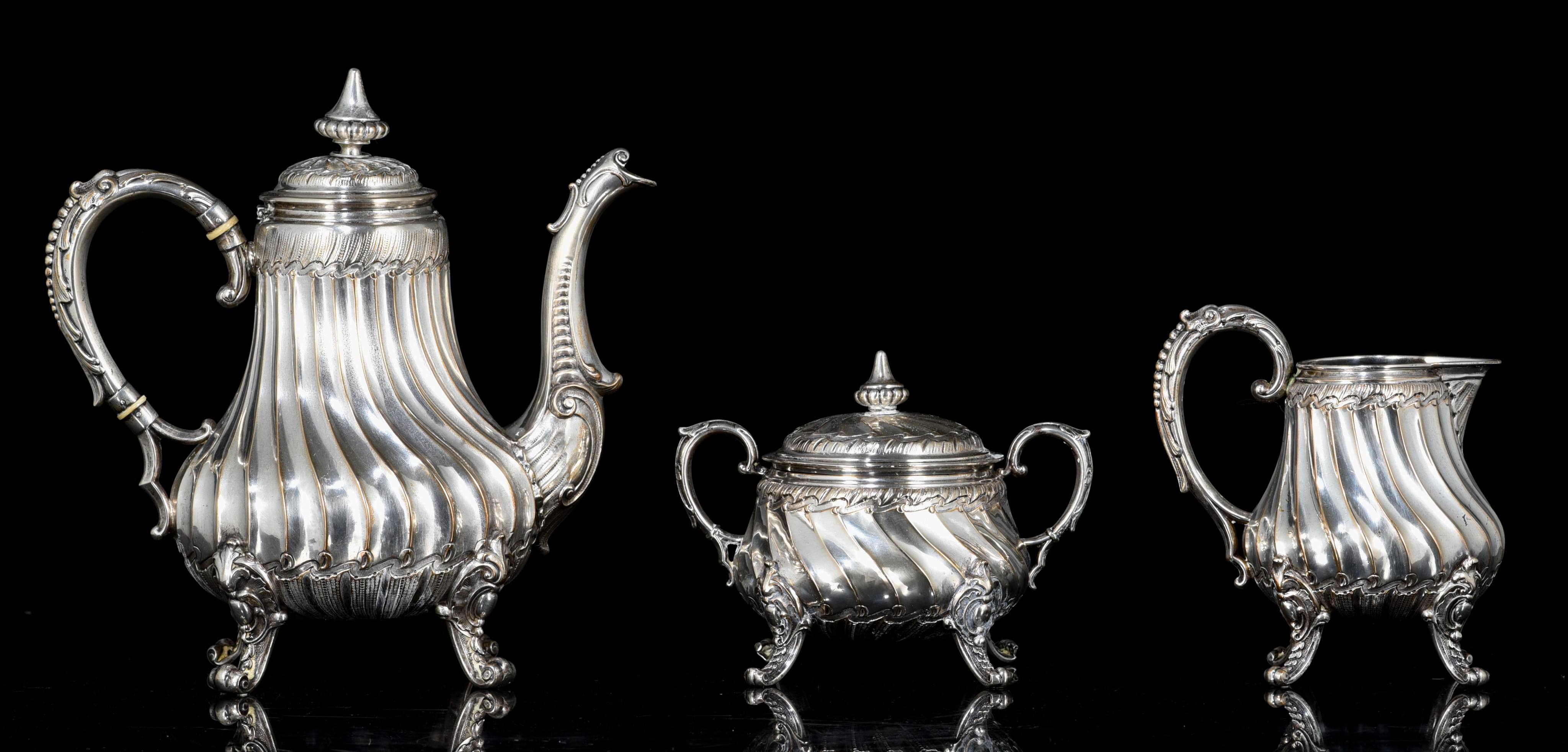 An eclectic three-part silver coffee set, Austria-Hungarian import hallmark (1872-1901) - Image 3 of 11