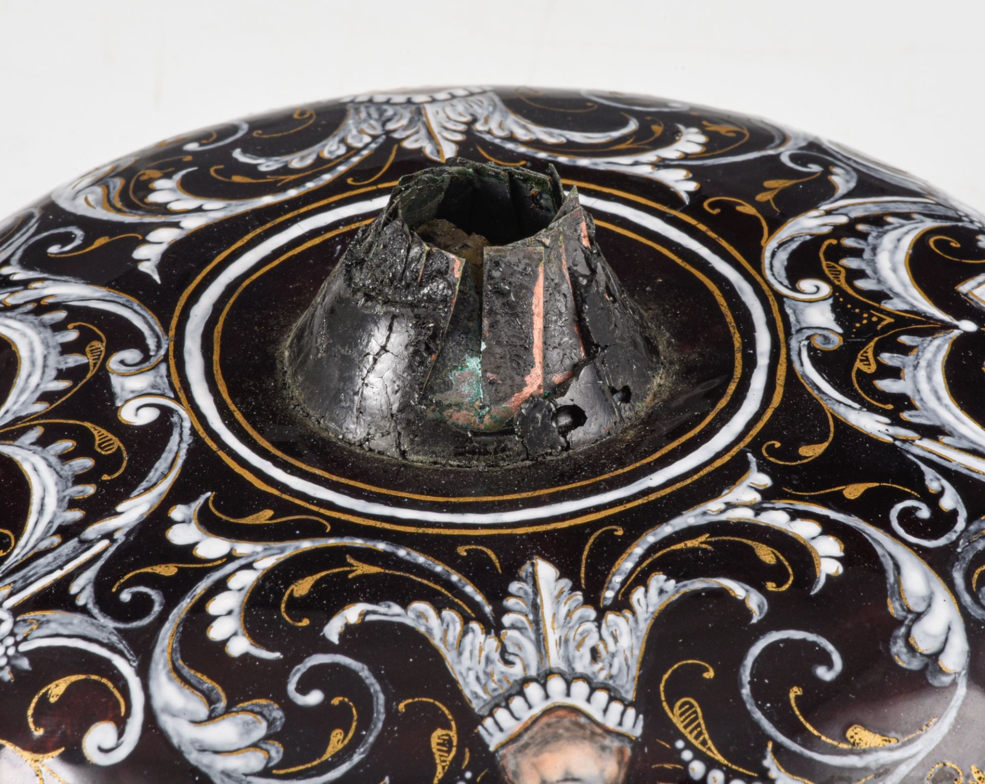 A Limoges enamel tazza with cover, depicting Diana, presumably 16thC, H 29 cm - Image 9 of 18