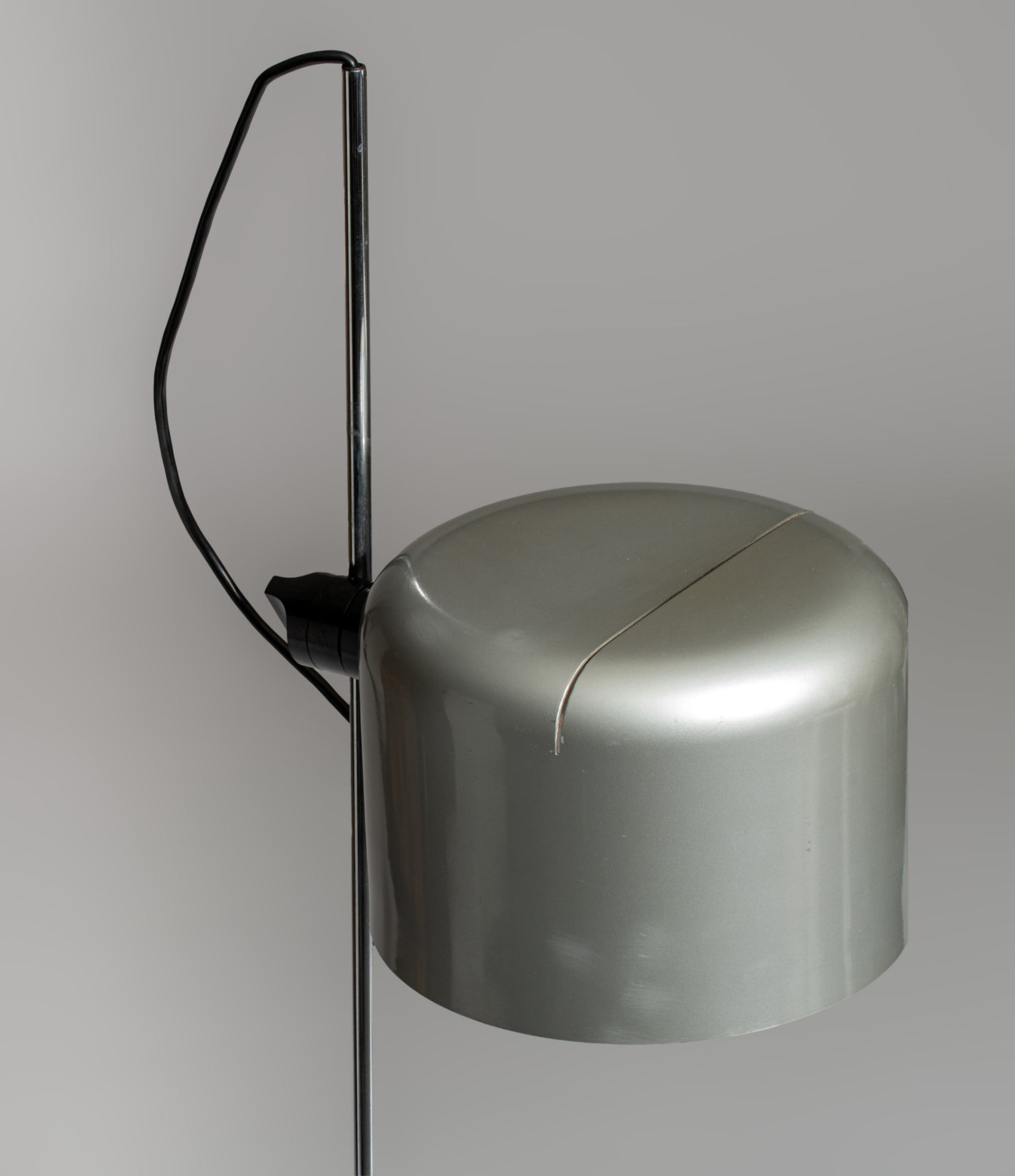 An Italian design Coupe floorlamp by Joe Colombo for Oluce, 1967, H 150 cm - Image 4 of 6