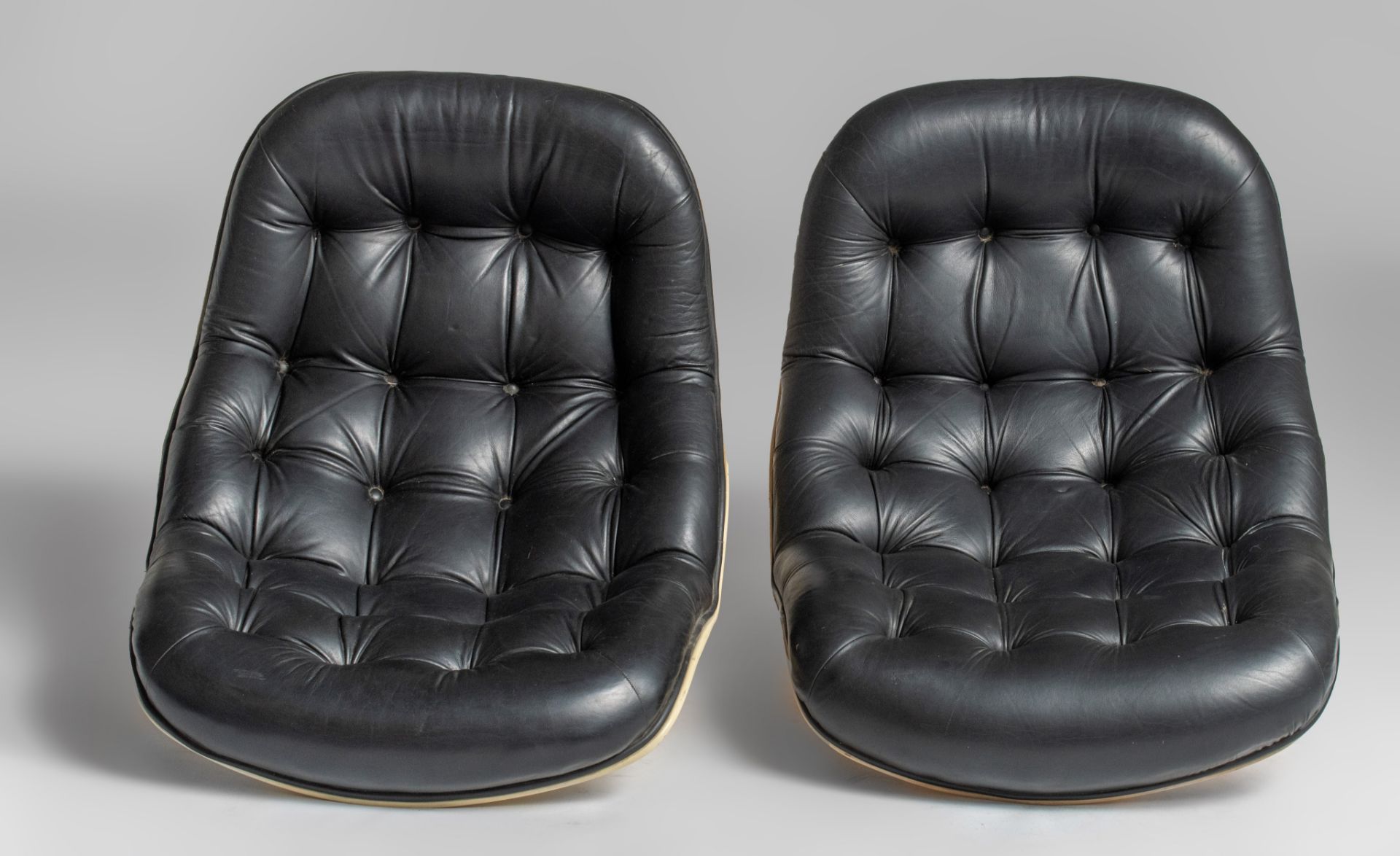 A pair of vintage Shelby lounge chairs by Georges Van Rijk for Beaufort, with one matching ottoman, - Image 7 of 14