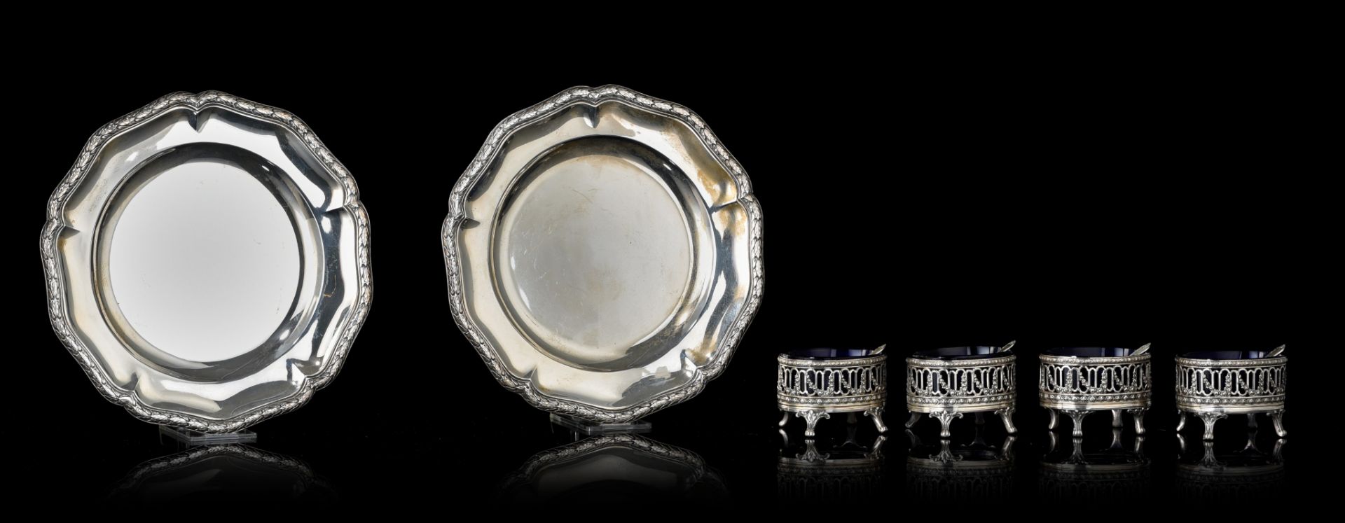 Two silver platters and four salts, Delheid Freres - Belgium, H 4,5 - dia 20 cm, weight: ca 757 g