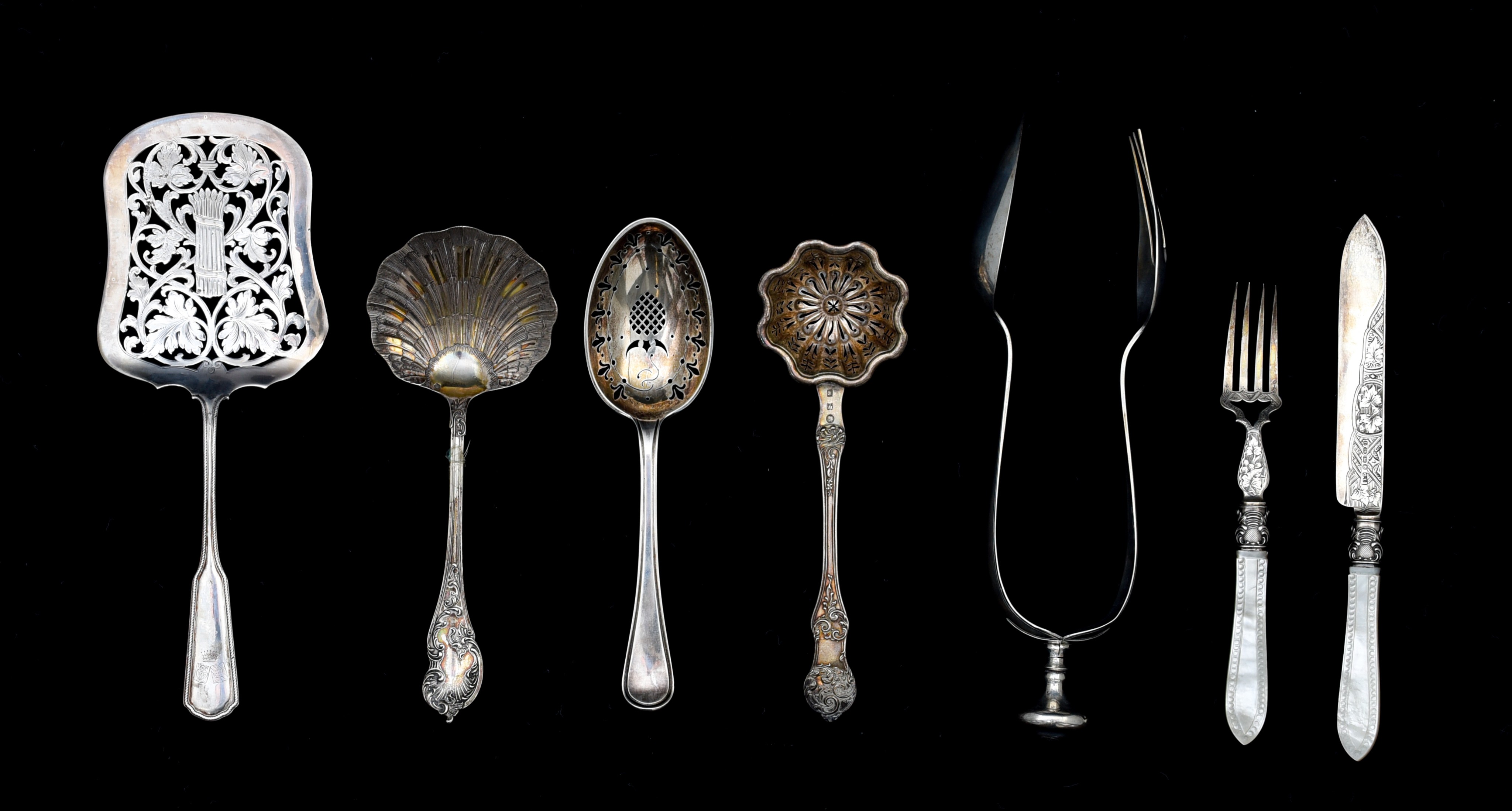 A collection of various silver serving cutlery, total weight: ca 1097 g - Image 2 of 23