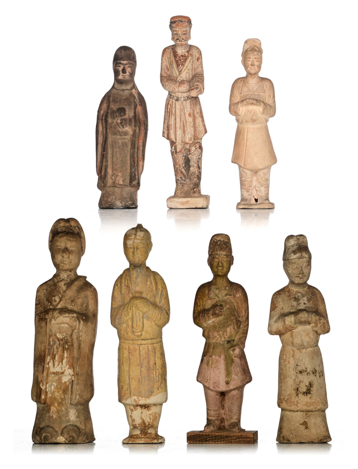 A collection of Chinese (straw-glazed) pottery ware, Northern Wei - Tang dynasty, tallest H 29,5 cm