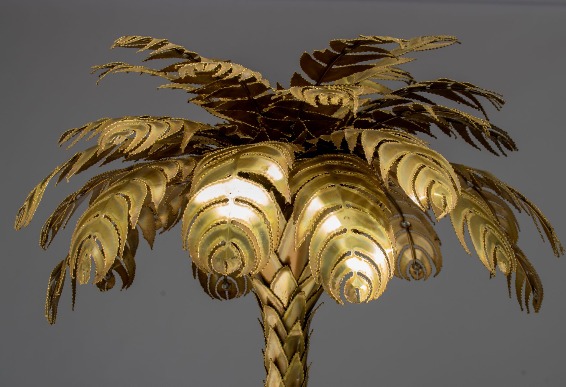 A vintage brass design Palm Tree lamp by Maison Jansen, Paris, H 155 cm - Image 8 of 10