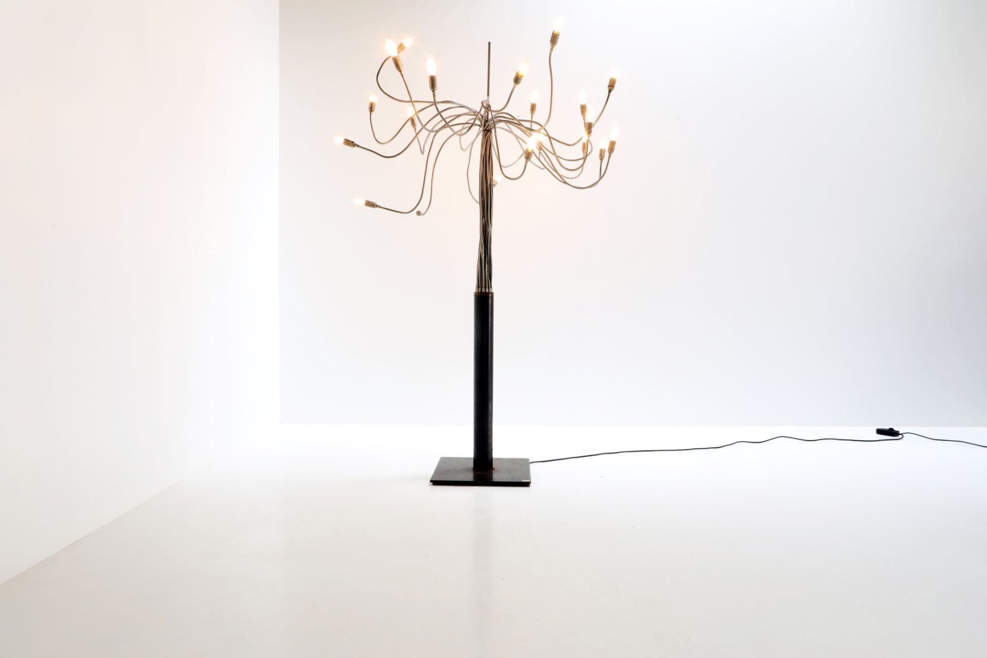 An Italian design floor lamp by Enzo Catellani for Catellani & Smith, the 80s, H 192 cm - Image 3 of 9