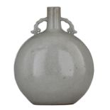 A Chinese celadon Ge-ware type celadon crackle-glaze moon flask, with a Yongzheng mark, H 27,5 cm