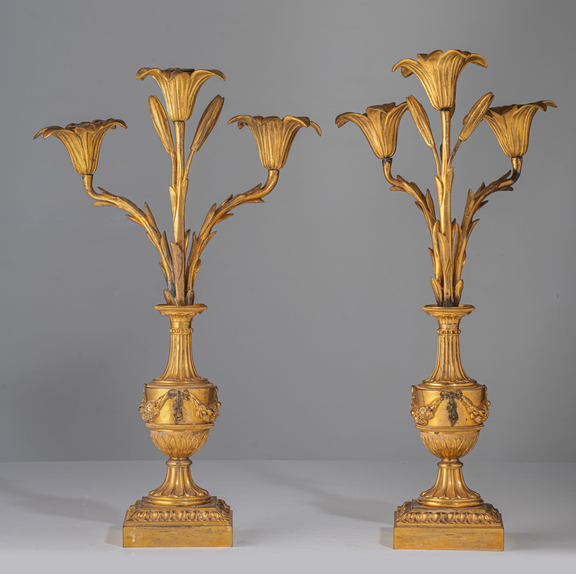 A pair of Neoclassical gilt bronze floral candelabras, H 48 cm - Image 4 of 6