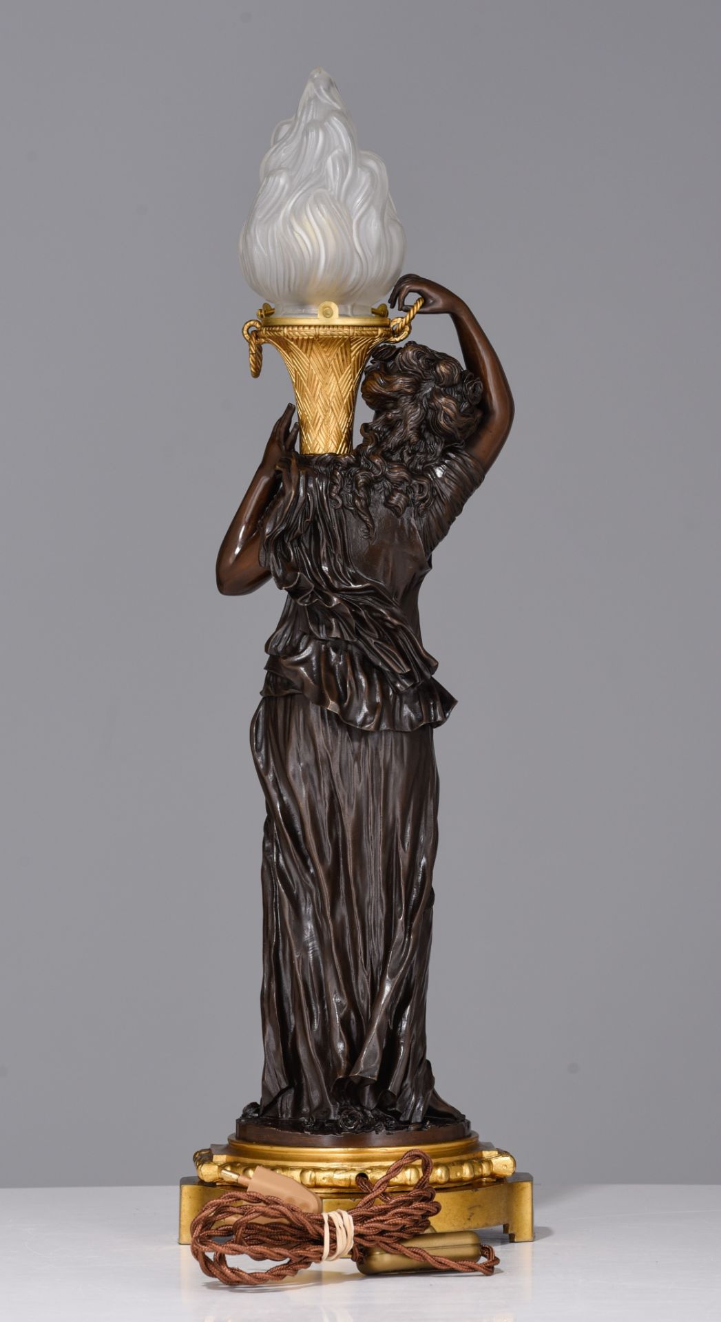 A gilt and patinated bronze figural lamp, H 57 cm - Image 4 of 7
