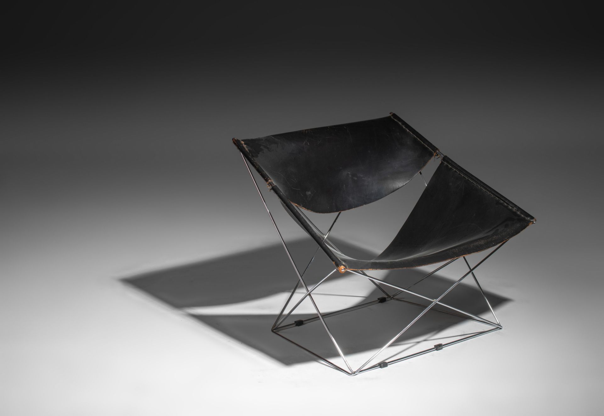 A F675 'butterfly' chair by Pierre Paulin for Polak, 1963, H 65 - W 83 cm - Image 2 of 10