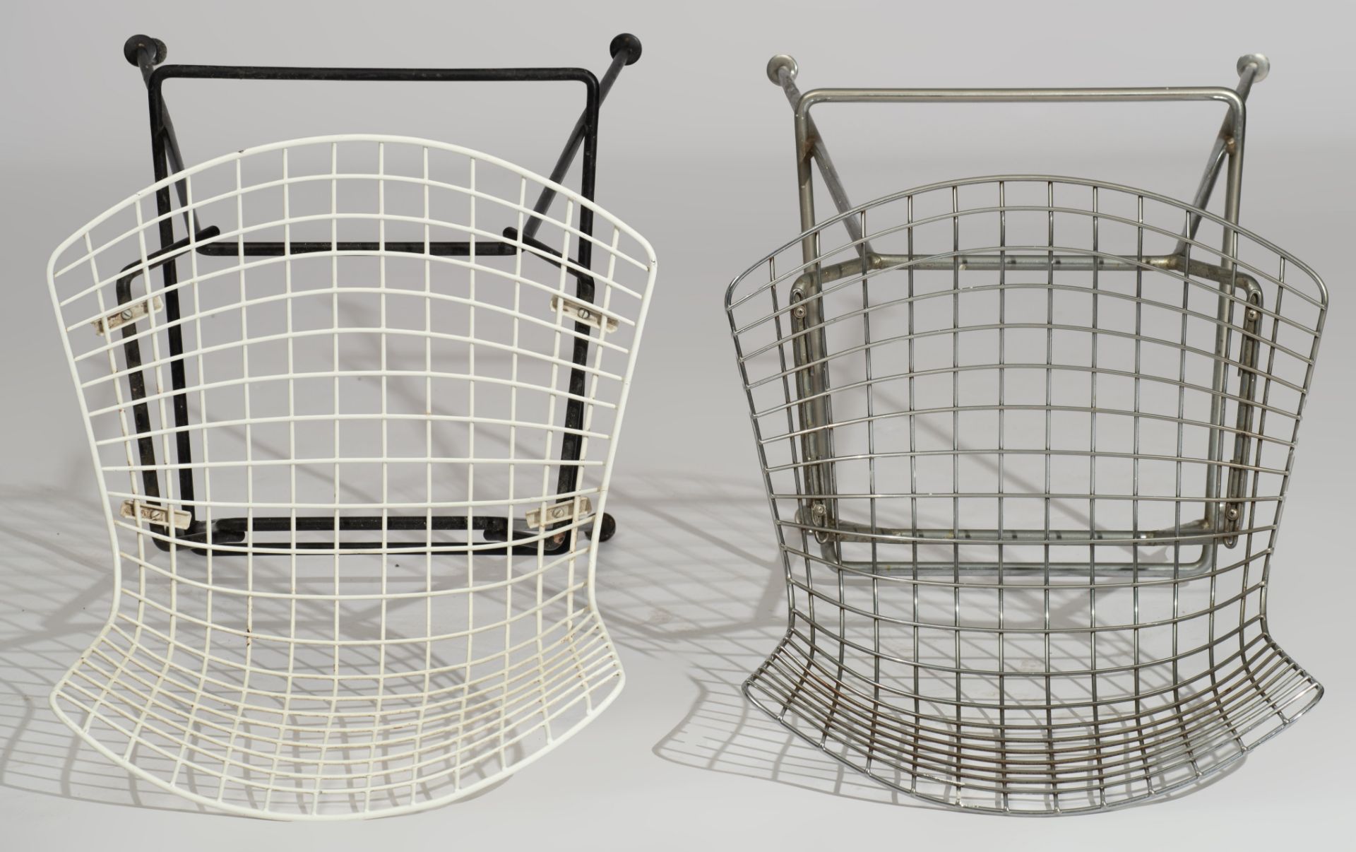 Two Bertoia barstools, designed by Harry Bertoia for Knoll International, H 107 - 109 - W 54 cm - Image 7 of 13