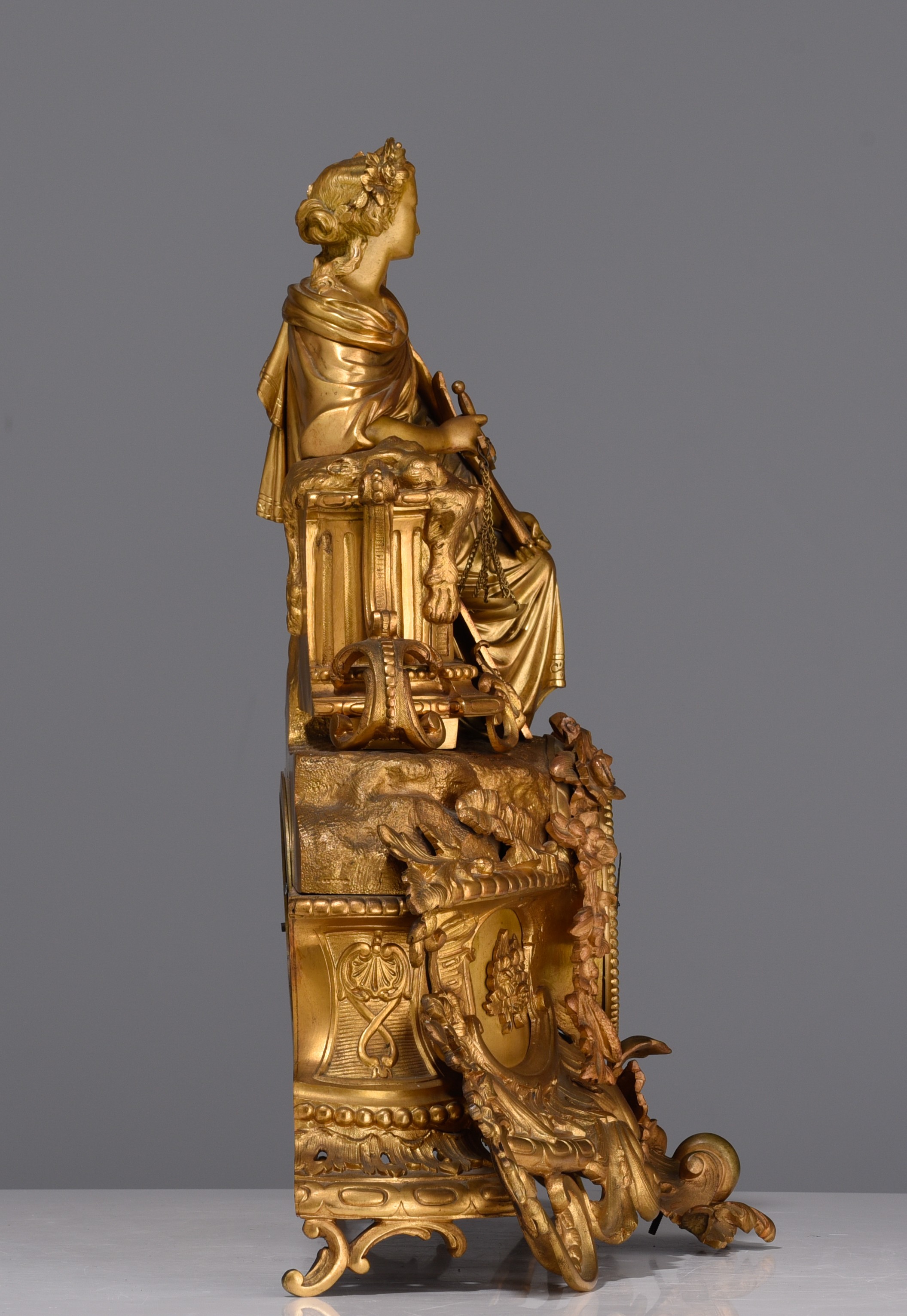 A Napoleon III gilt bronze three-piece mantle clock, with on top Lady Justice, late 19thC, H 51,5 - - Image 5 of 15