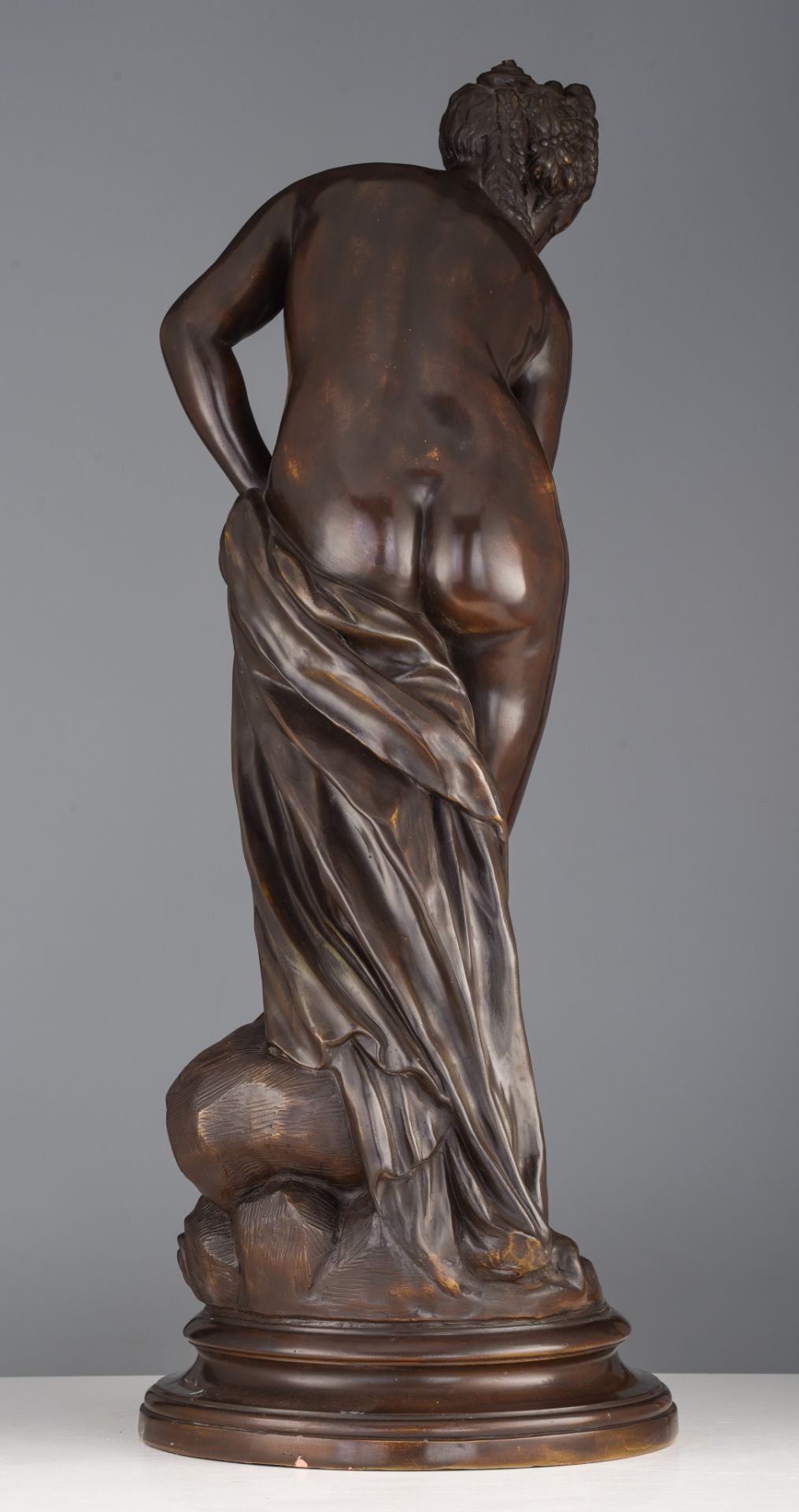 After Gabriel Allegrain (1733-1779), the bathing Venus, terracotta with bronze patina, H 85,5 cm - Bild 4 aus 7
