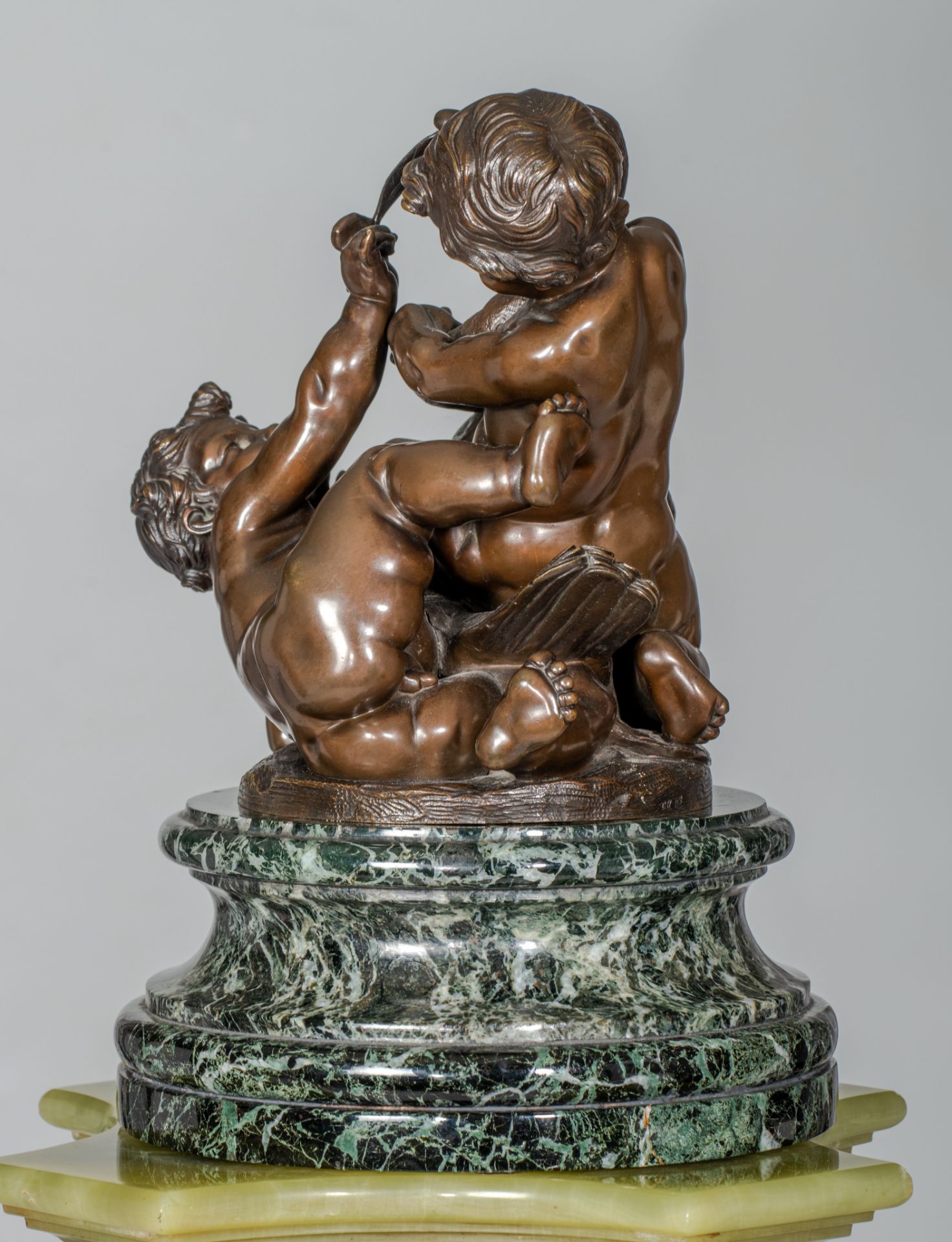 Clodion, putti playing with a swan, patinated bronze on a marble pedestal, H 145 cm (total height) - Image 10 of 18