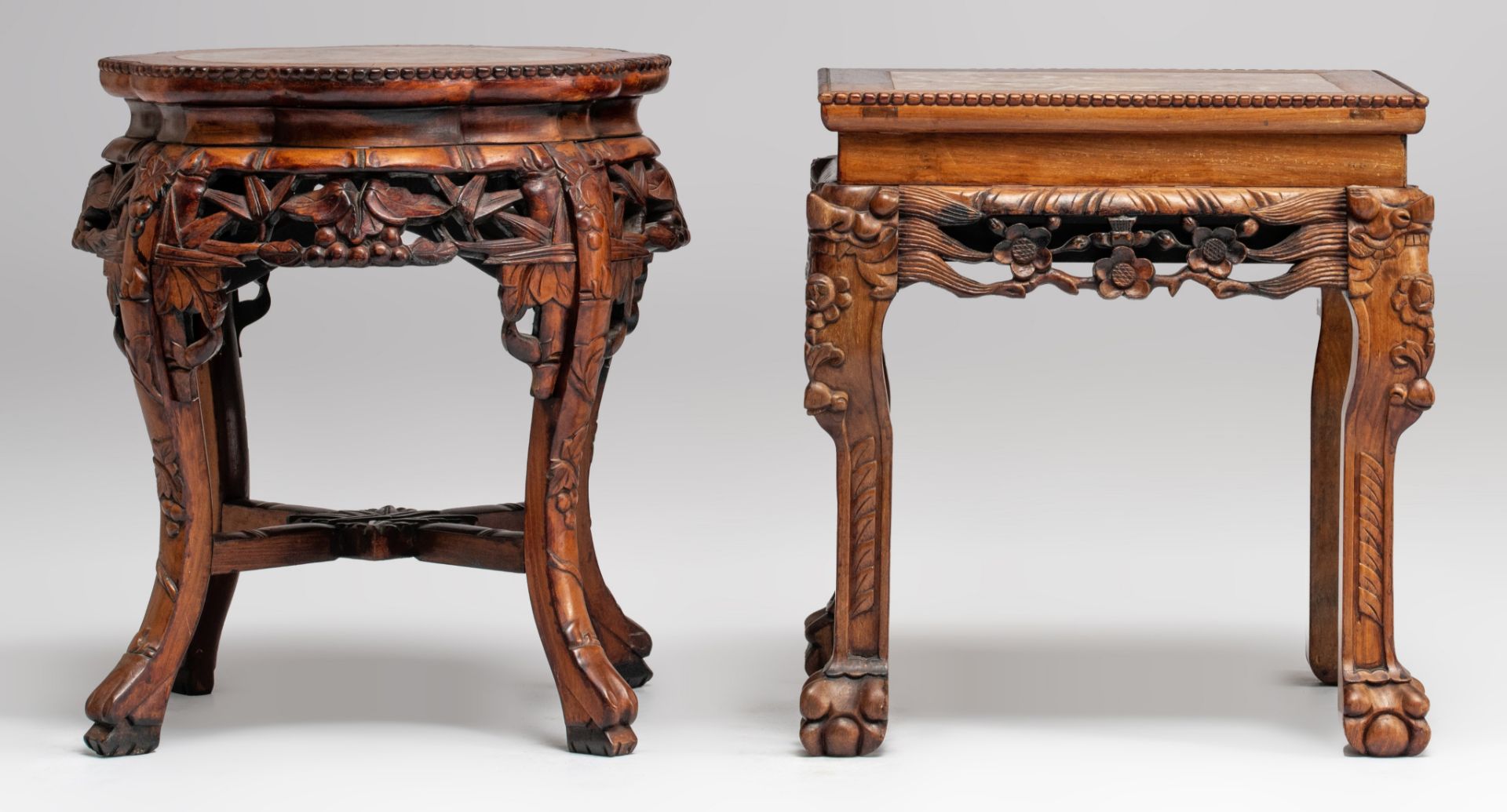 Two Chinese carved hardwood bases, each with a marble top, H 45,5 - 47,5 cm - Image 5 of 7