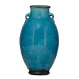An Islamic turquoise glazed pottery vase, 15thC/16thC, H 37,5 cm