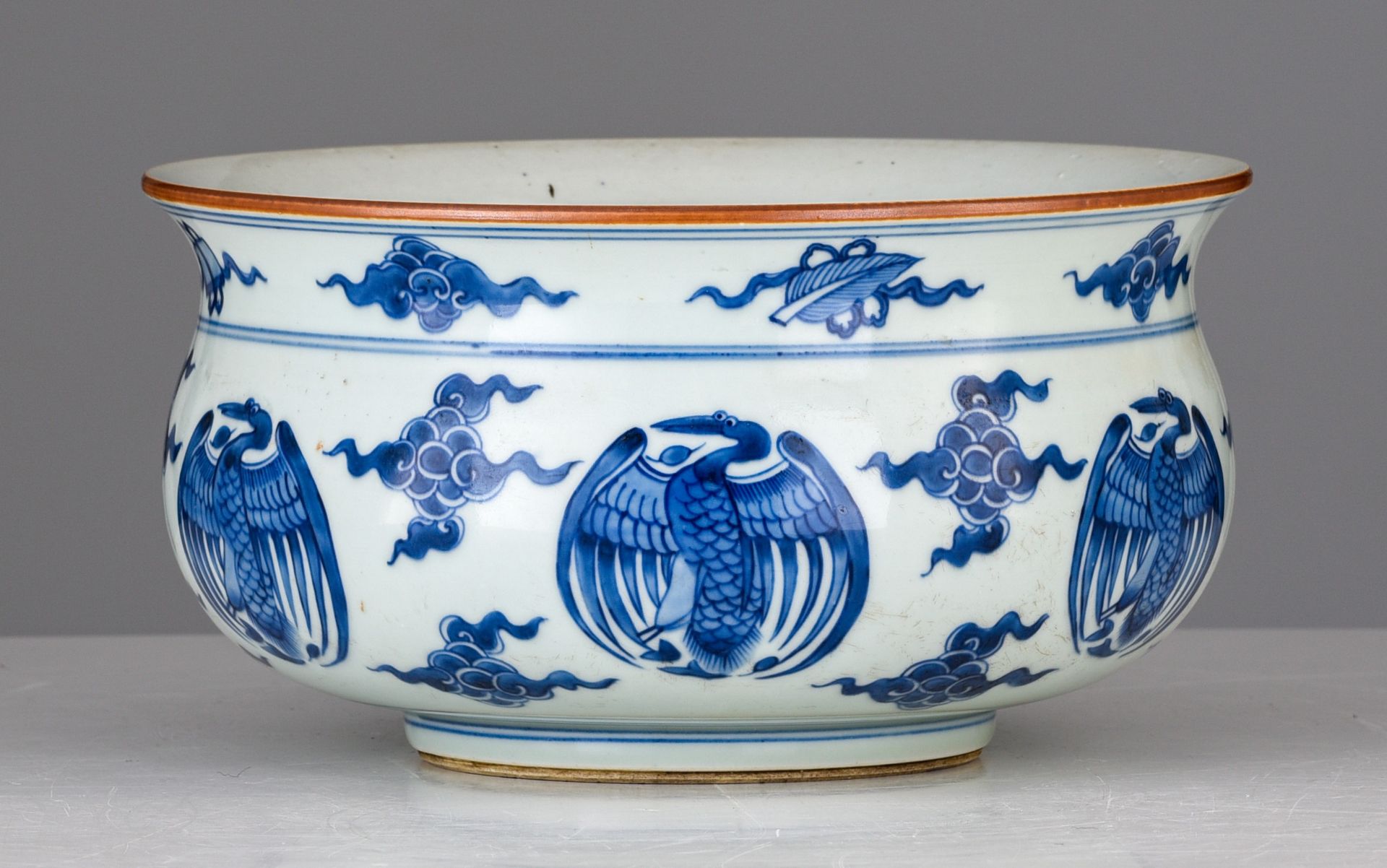 A Chinese blue and white 'Phoenix' censer, H 14 - dia. 26,3 cm - Image 2 of 7