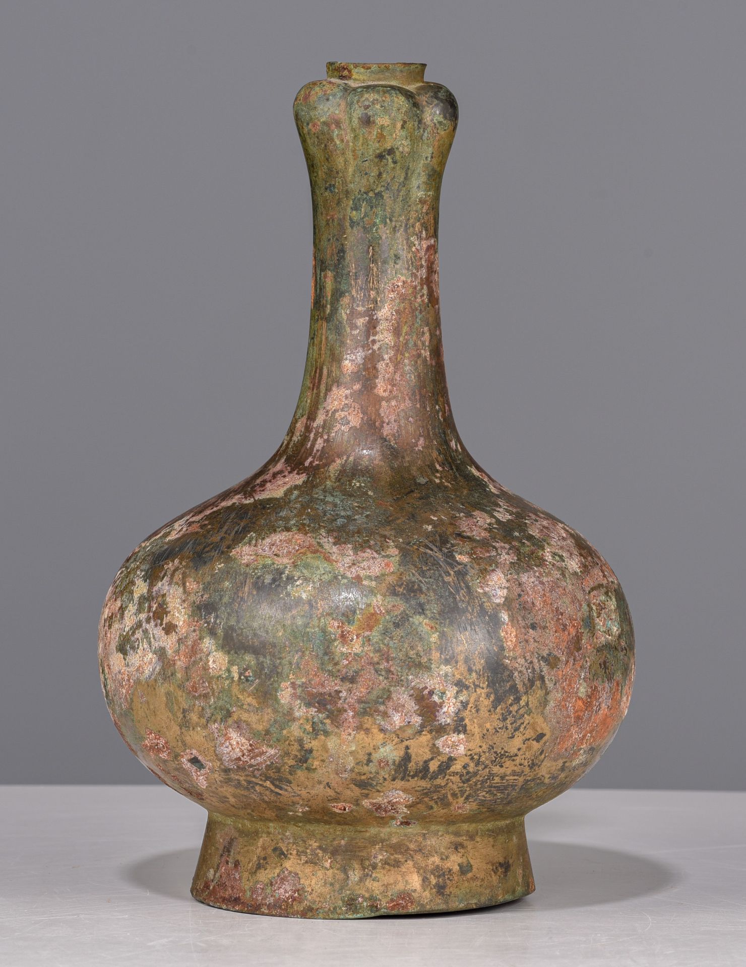 A Chinese bronze garlic-head vase, Han dynasty, H 26 cm - Image 3 of 7