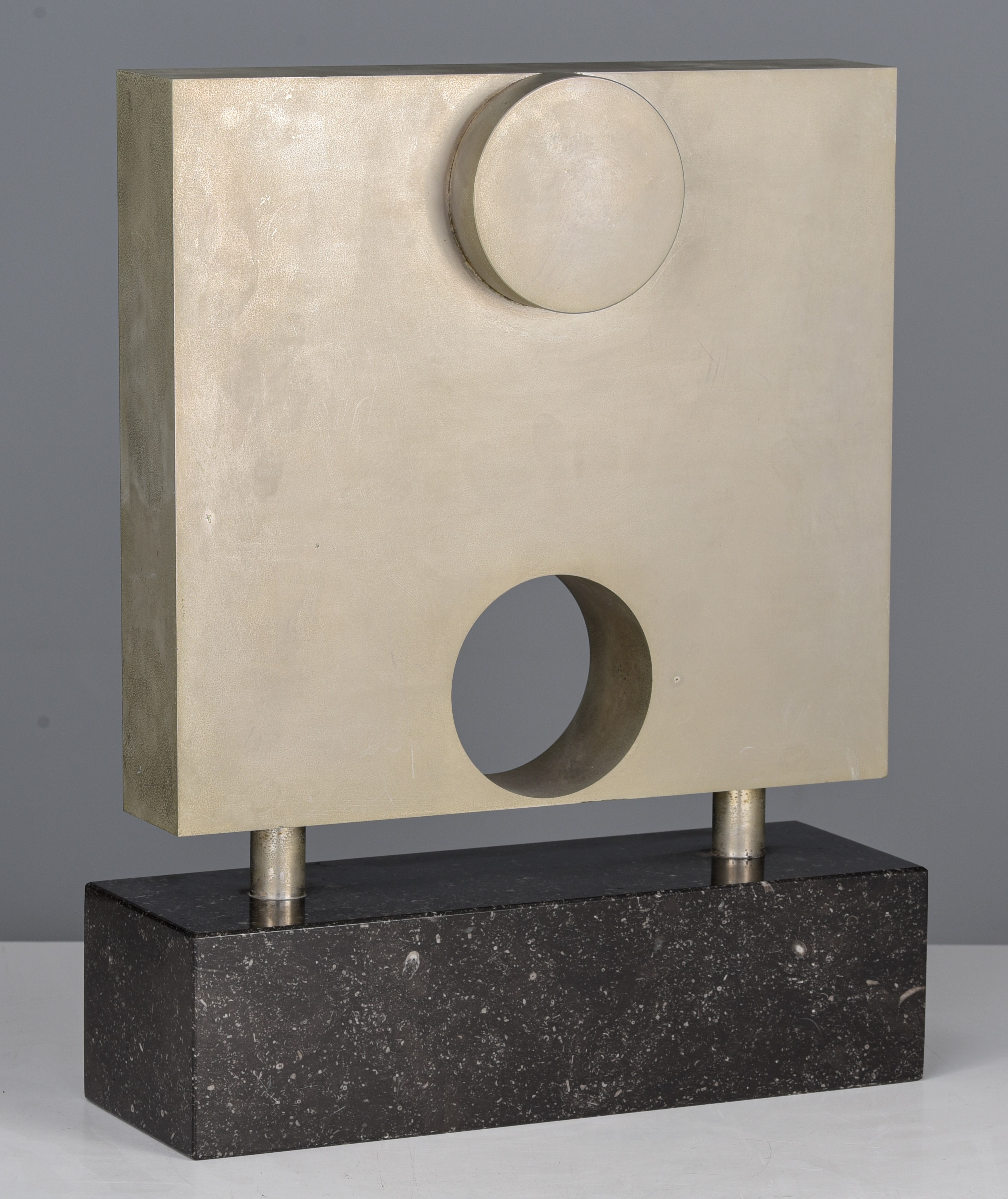 Renaat Ramon (1936), untitled metal sculpture, 1973, mounted on a Belgian blue stone base, H 38 (tot - Image 2 of 11