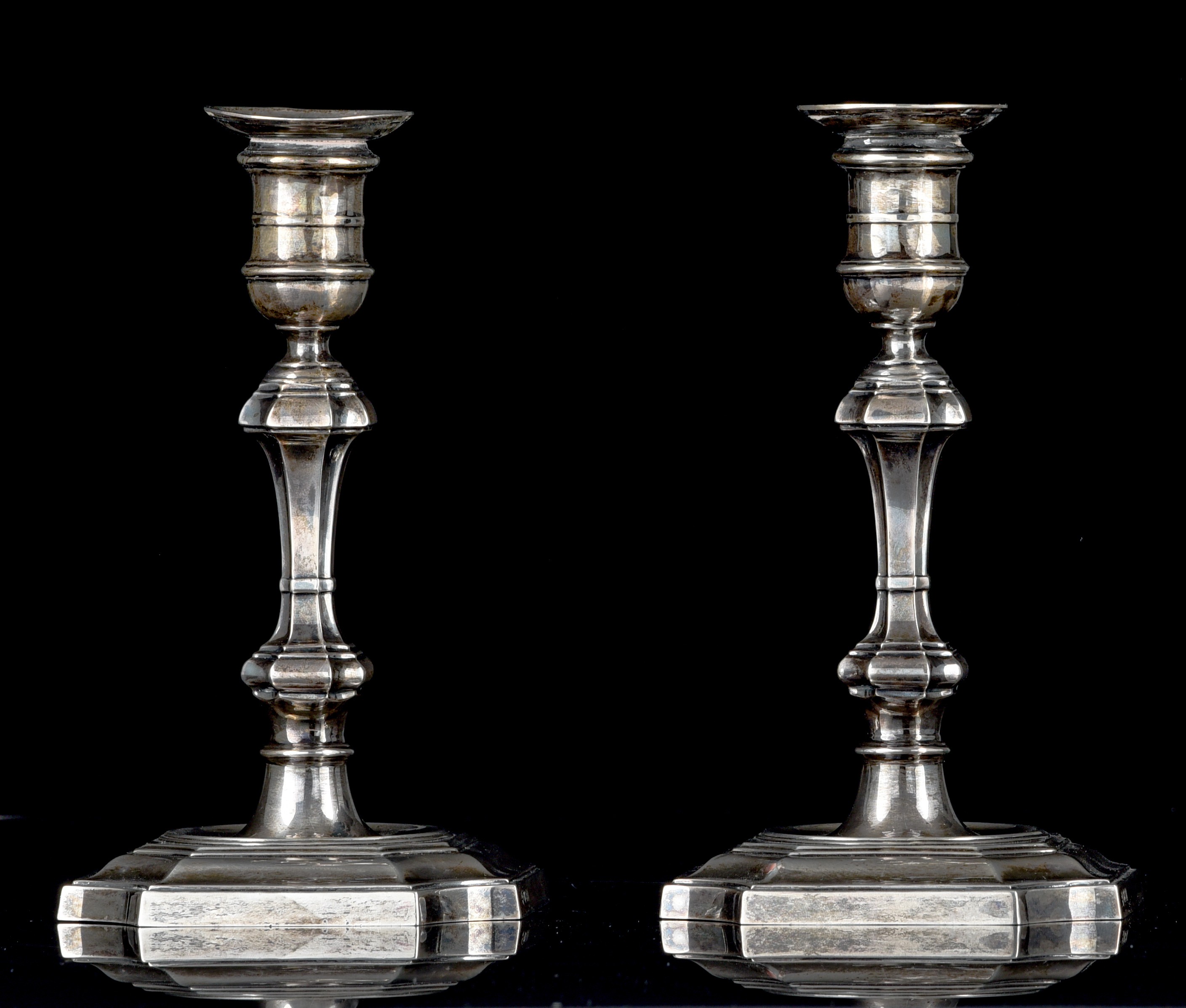 A pair of English silver candlesticks, ca 1205 g, H 19,5 cm - Image 4 of 10