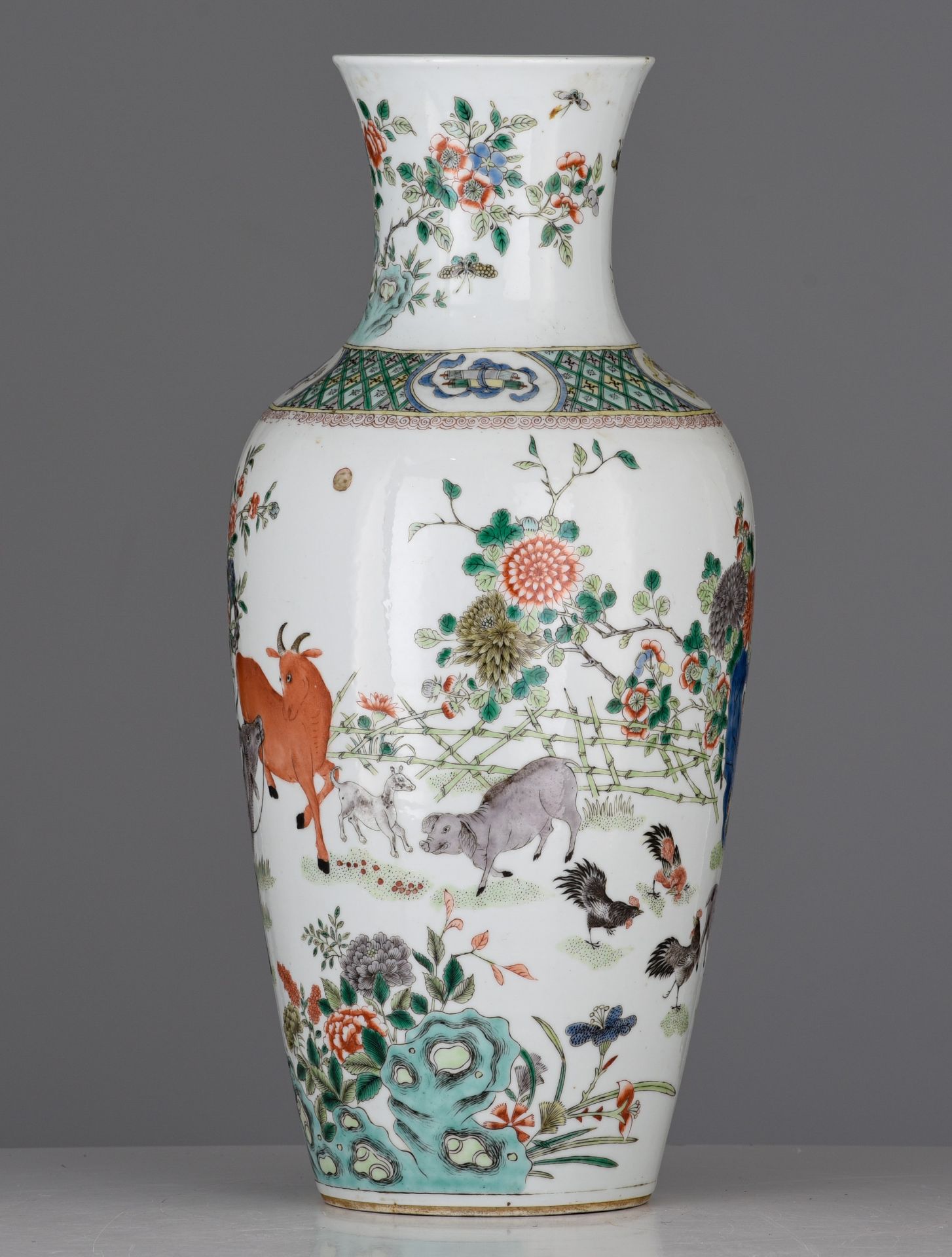 A Chinese famille verte 'Animals' vase, 19thC, H 45 cm - Image 3 of 7