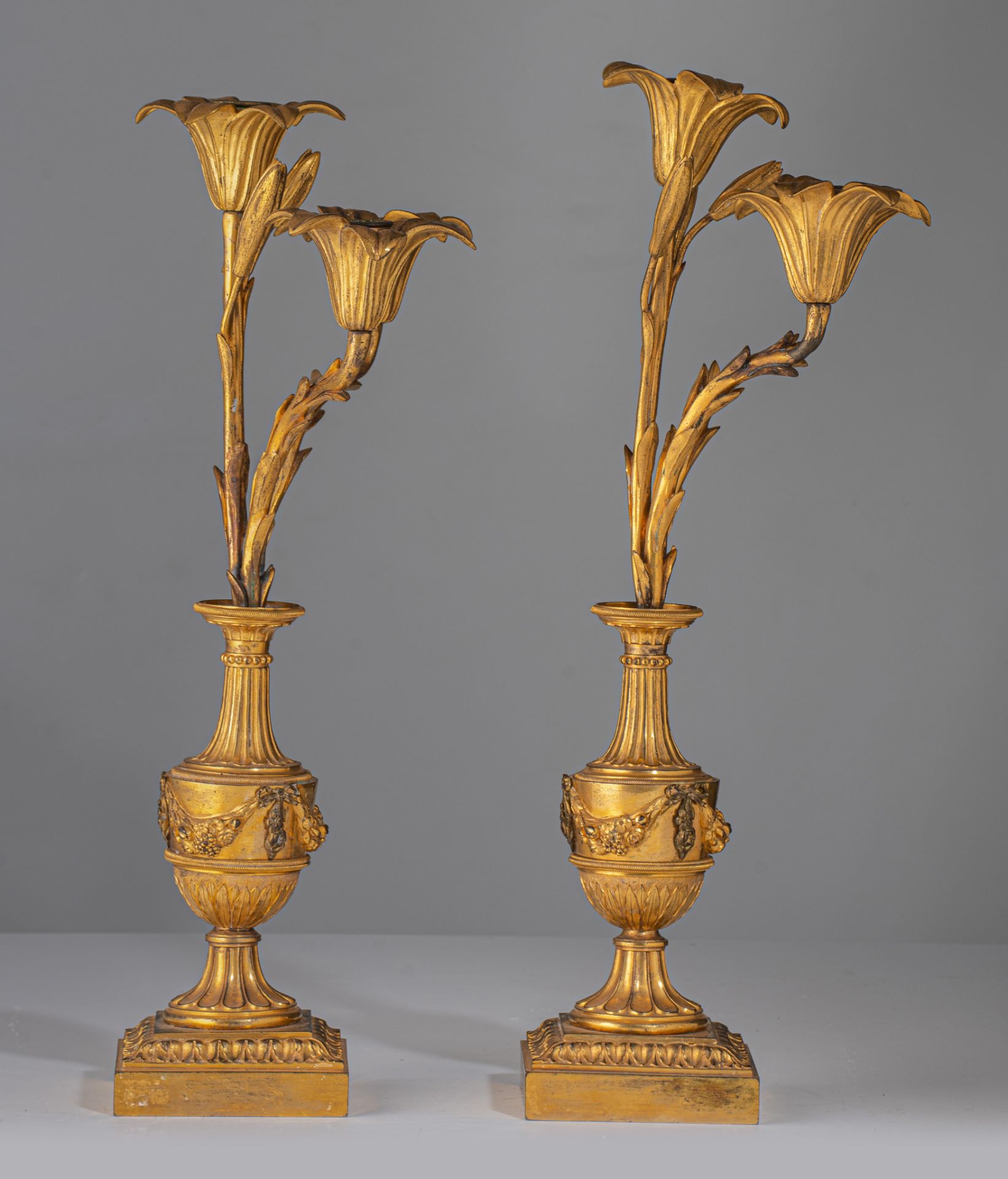 A pair of Neoclassical gilt bronze floral candelabras, H 48 cm - Image 5 of 6