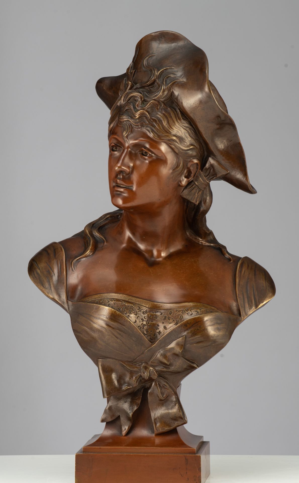 Signed Castelli, lady with hat, brown patinated bronze, H 70 cm - Image 6 of 10