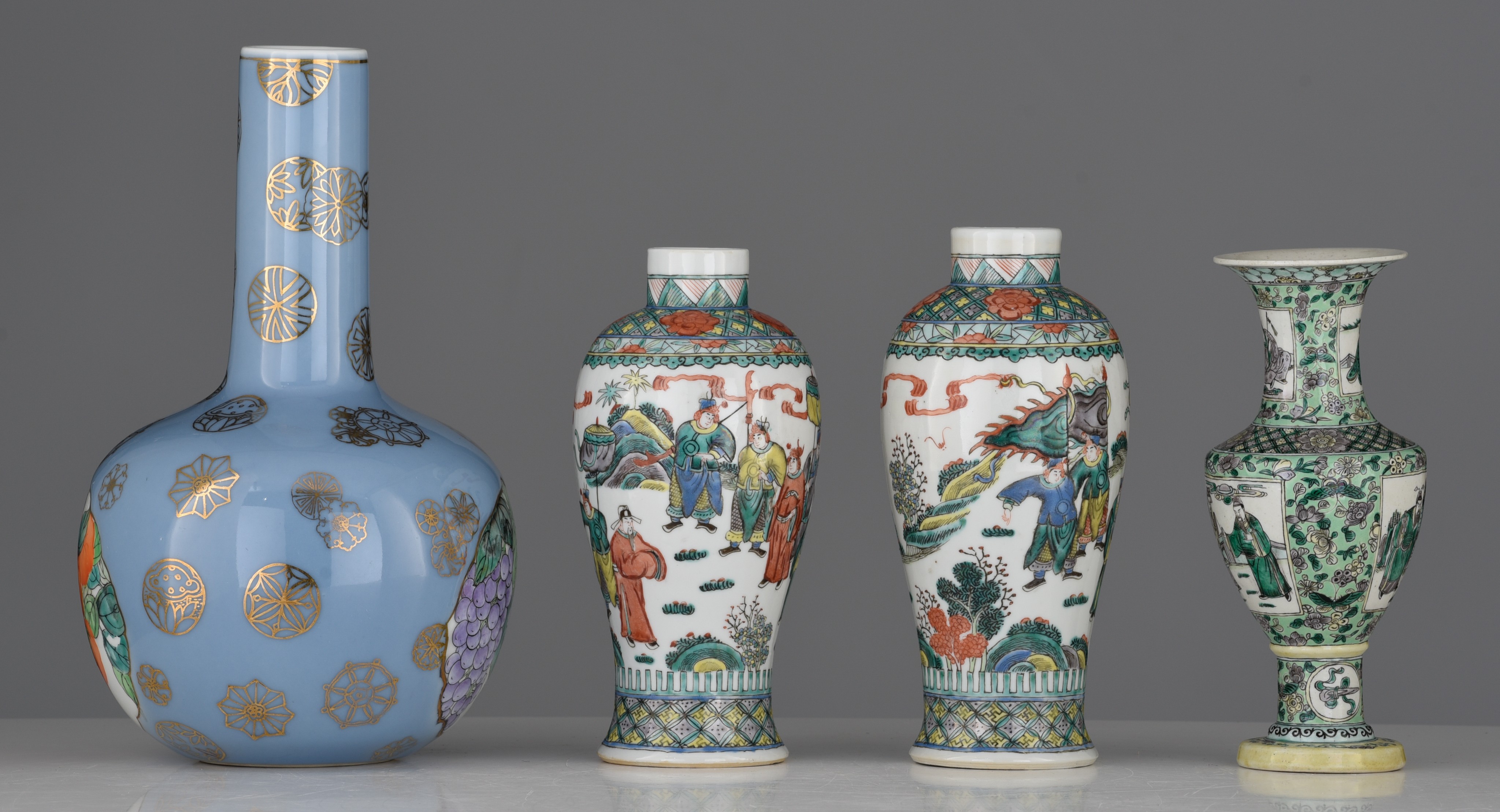 A collection of two Chinese famille verte vases and a famille rose bottle vase, Republic period/19th - Image 5 of 7