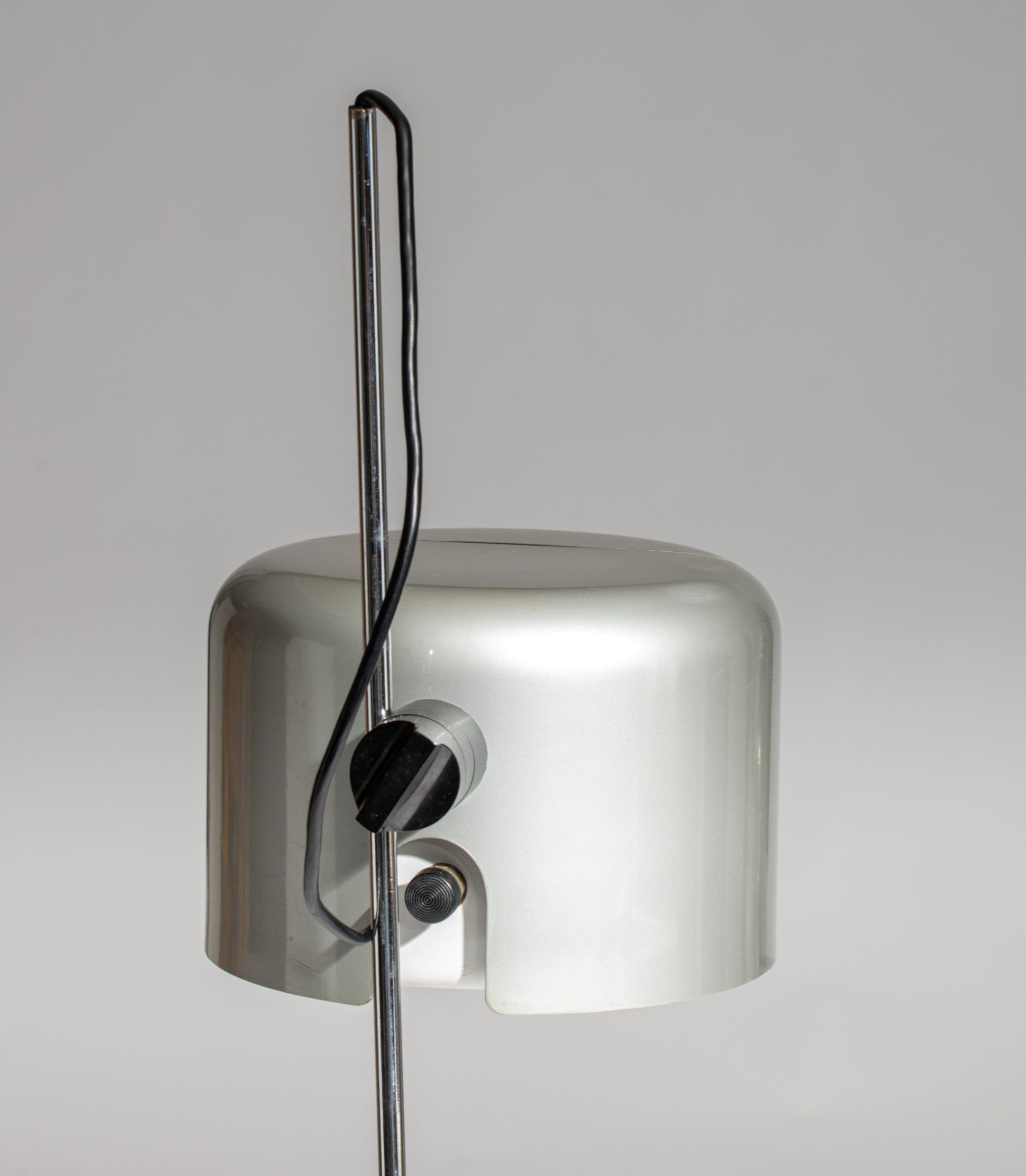 An Italian design Coupe floorlamp by Joe Colombo for Oluce, 1967, H 150 cm - Image 5 of 6