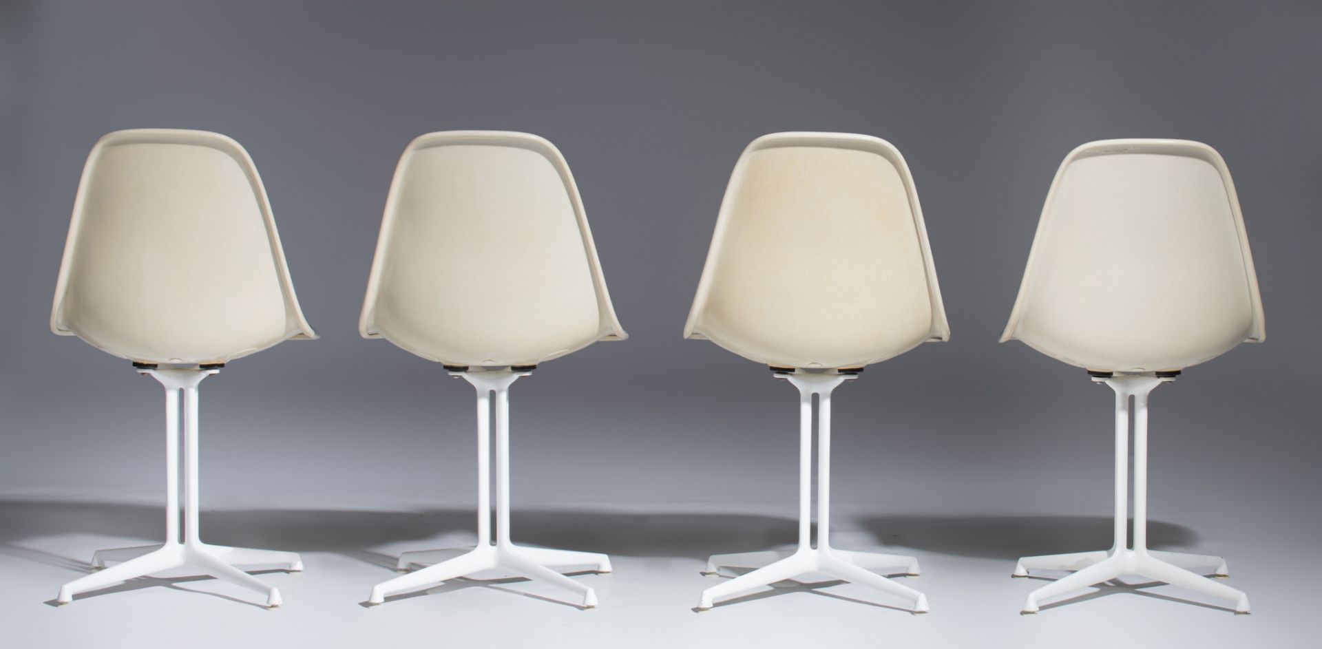 A fine set of six dining chairs by Charles and Ray Eames for Herman Miller, USA, 1960s, H 83 - 85 - - Image 3 of 16