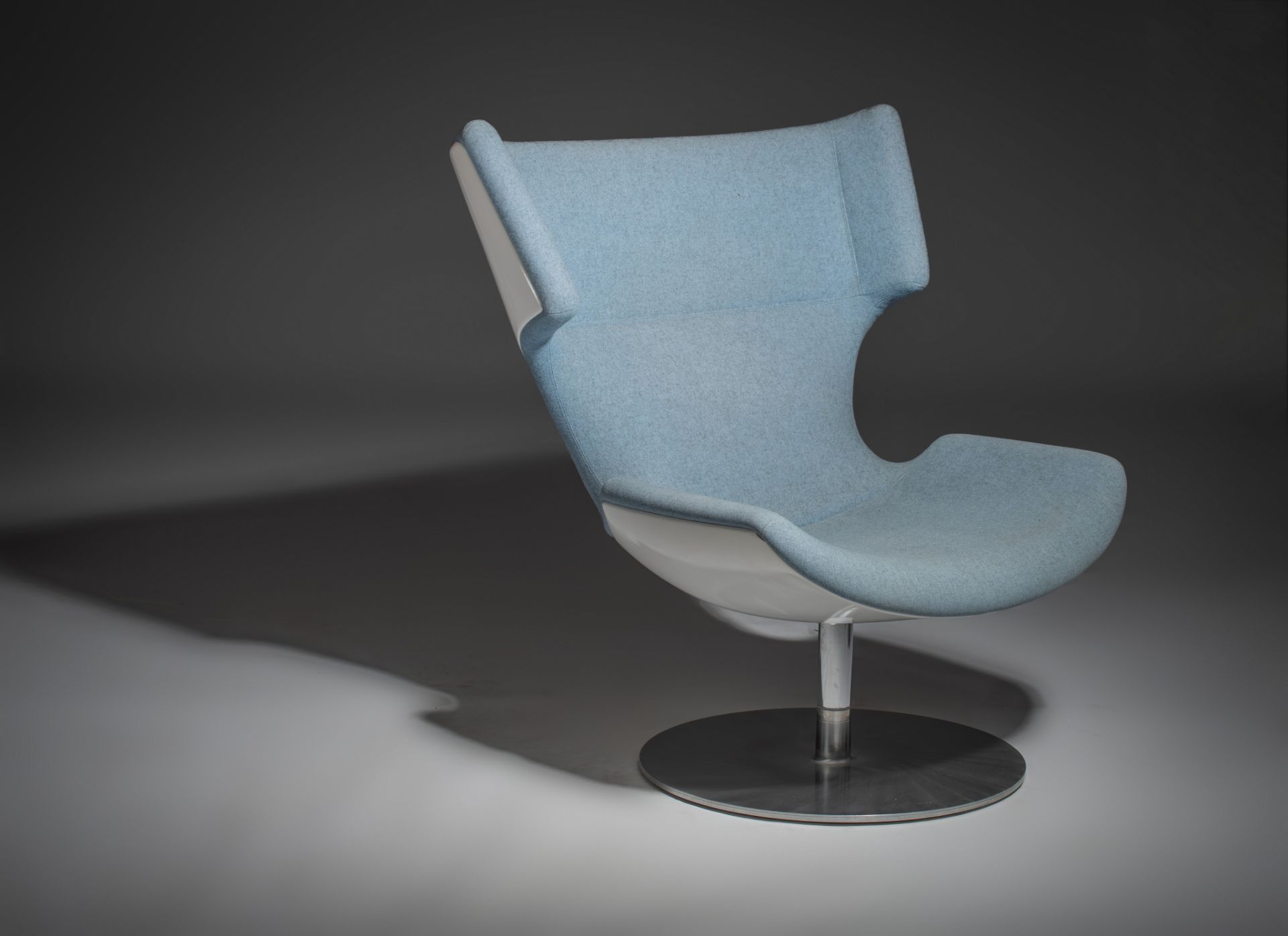 A Boson lounge chair by Patrick Norguet for Artifort, Netherlands, 2005, H 102 - W 91 cm - Image 2 of 9