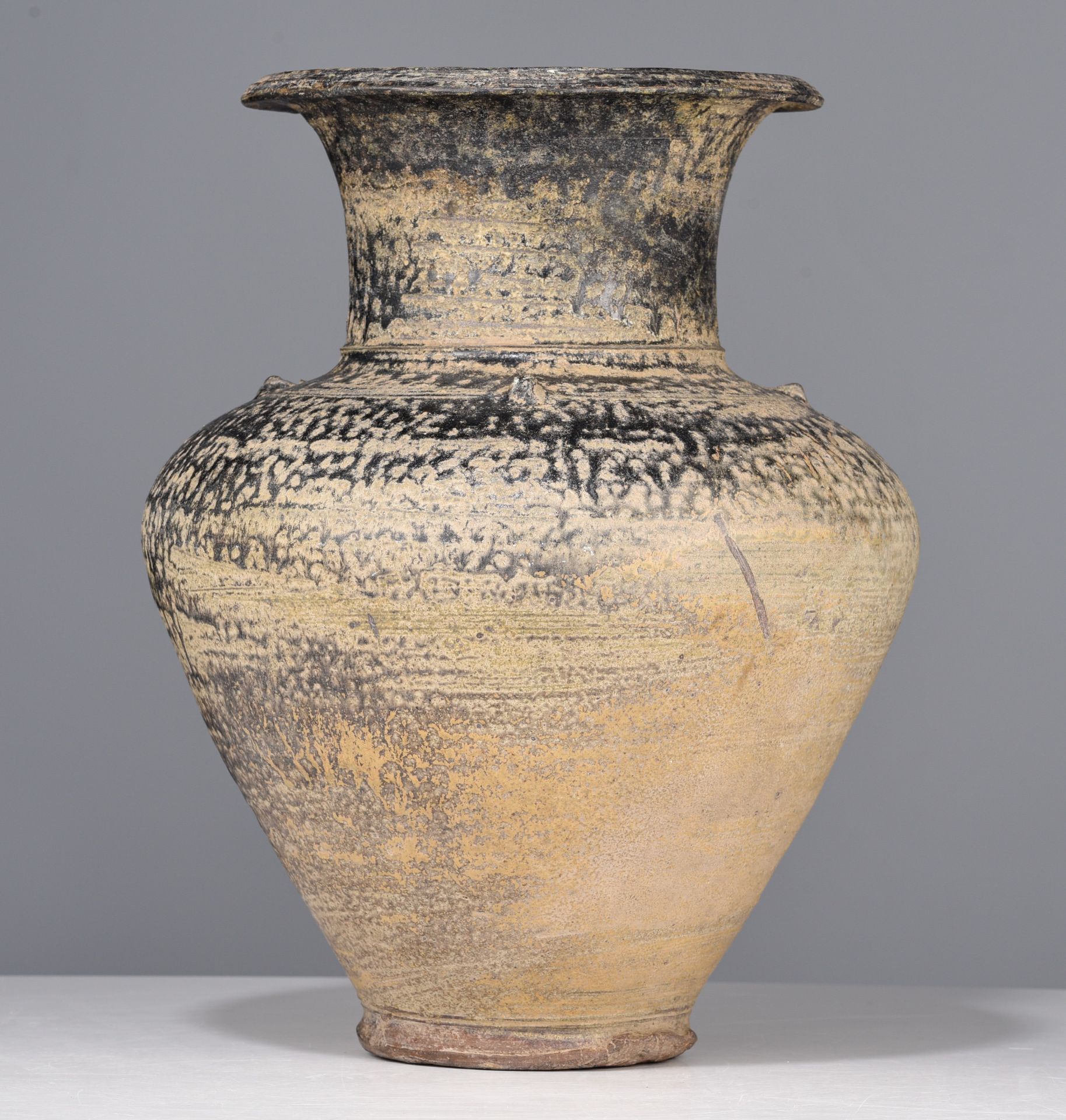 A Thai Sukhothai pottery jar, presumably 16thC, H 36 cm - Image 5 of 7