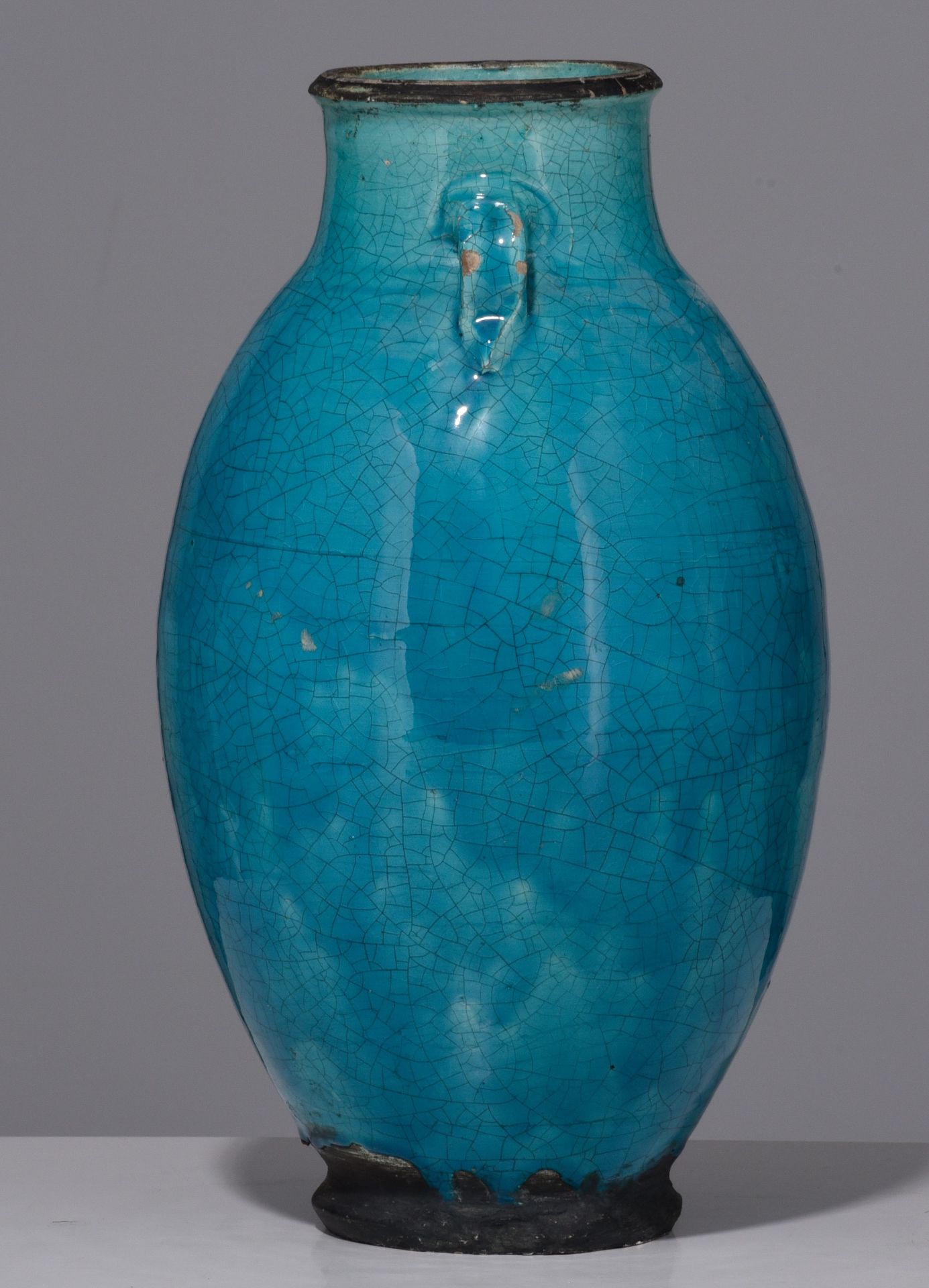 An Islamic turquoise glazed pottery vase, 15thC/16thC, H 37,5 cm - Image 5 of 7