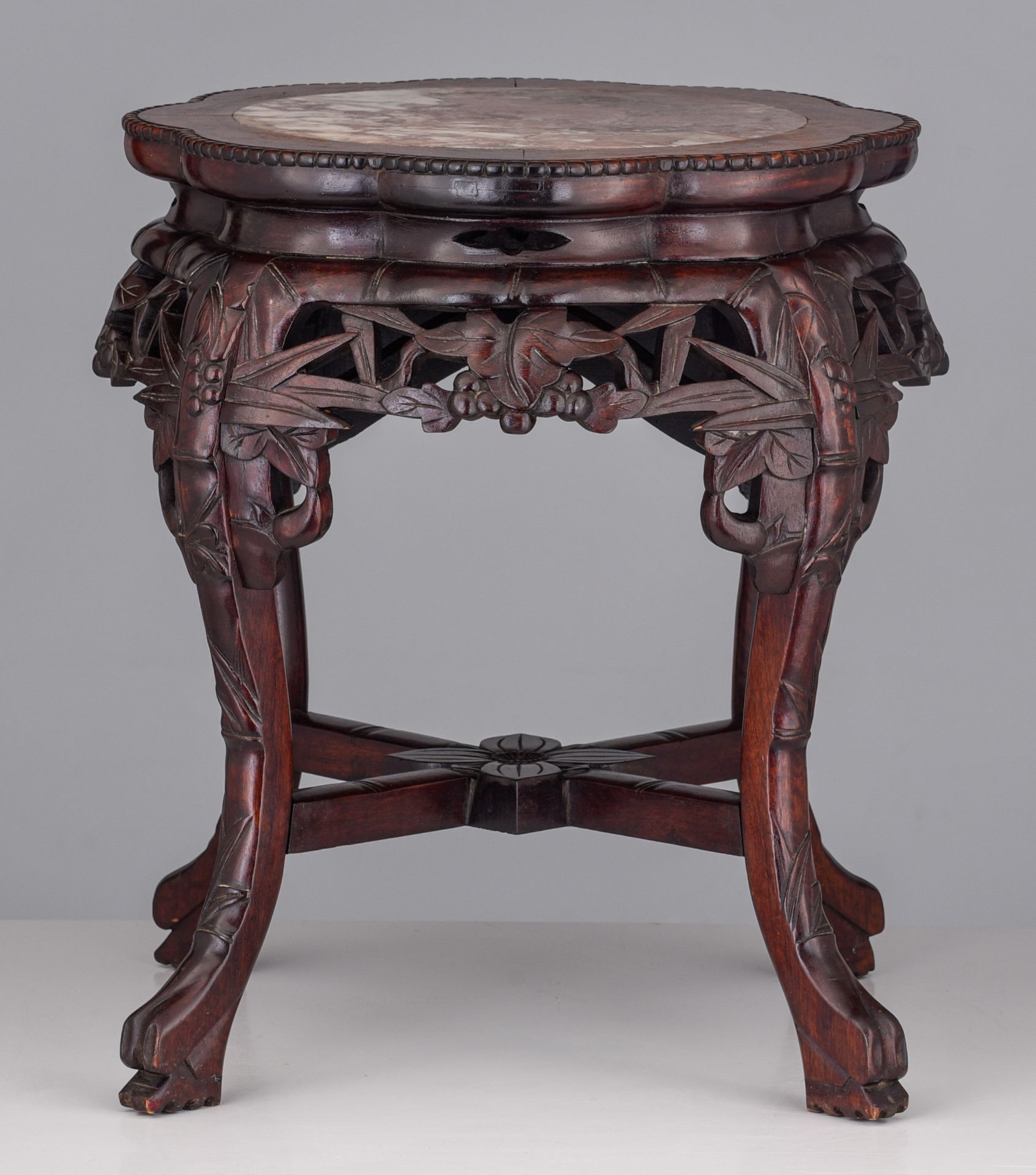 A Chines red lacquered base and a carved hardwood base with a marble top, 19thC/20thC, Tallest H 47 - Bild 3 aus 15