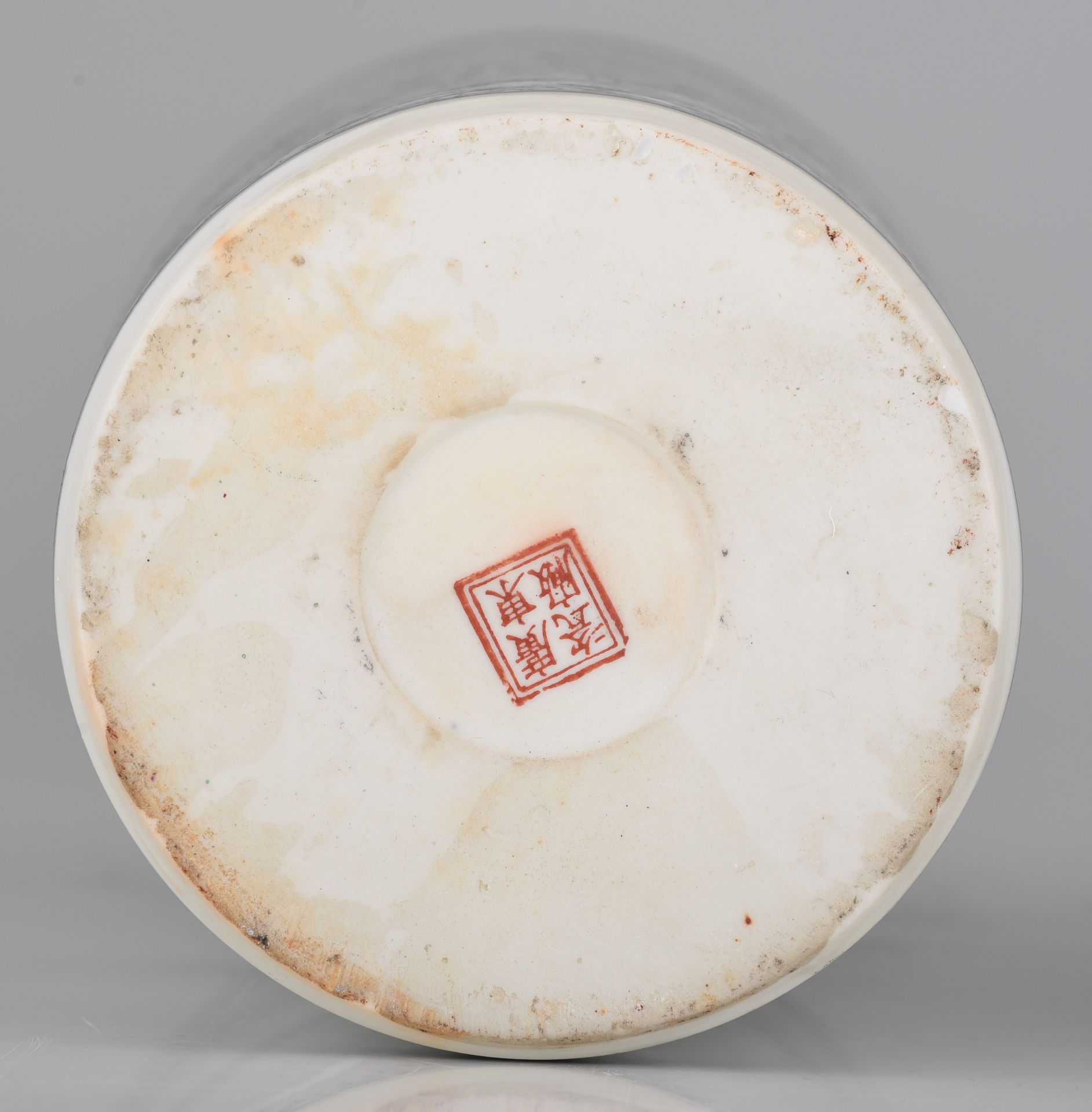 A Chinese Canton grisaille and enamelled 'Winter Landscape' cylindrical vase and ginger jar, 20thC, - Image 8 of 26