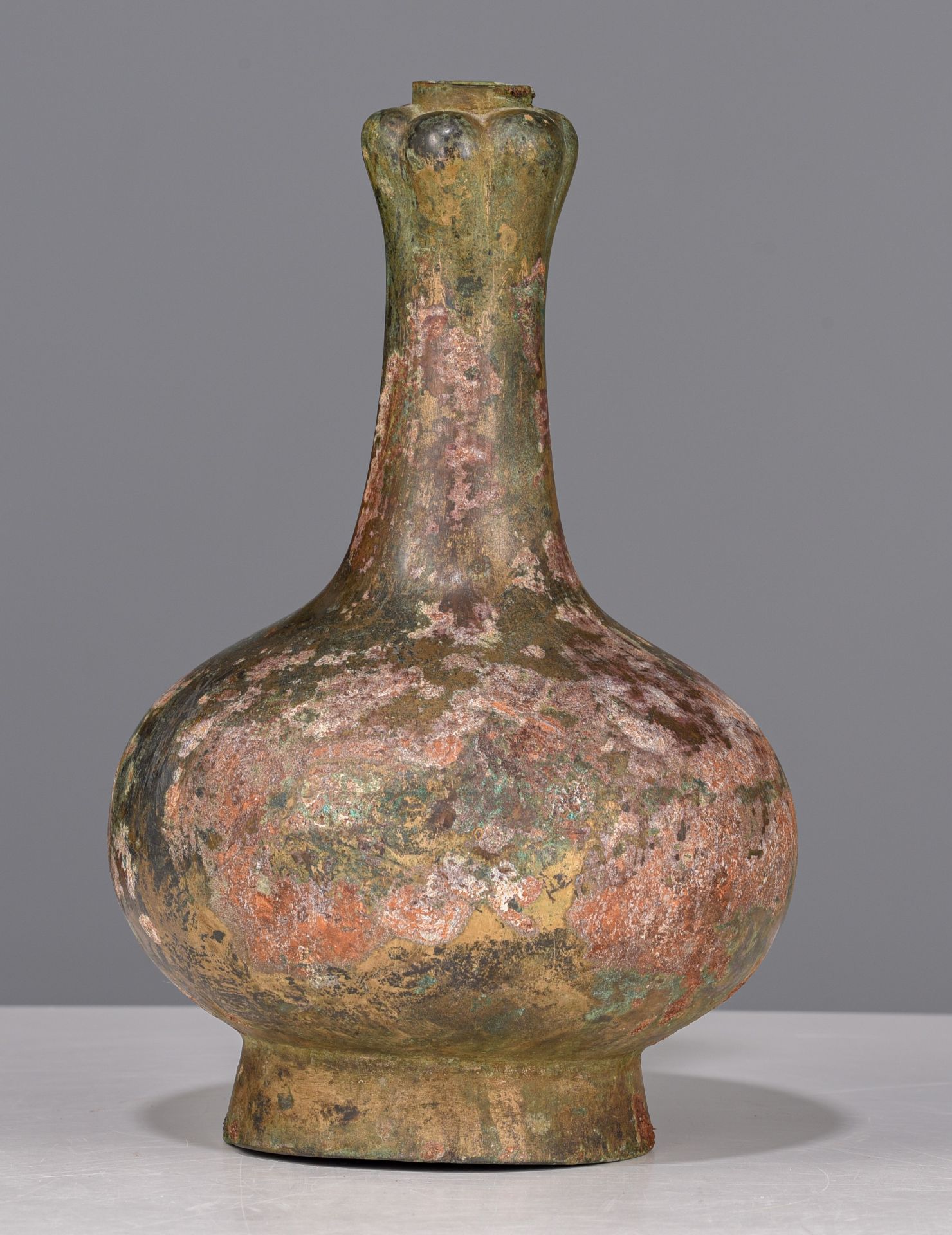 A Chinese bronze garlic-head vase, Han dynasty, H 26 cm - Image 4 of 7